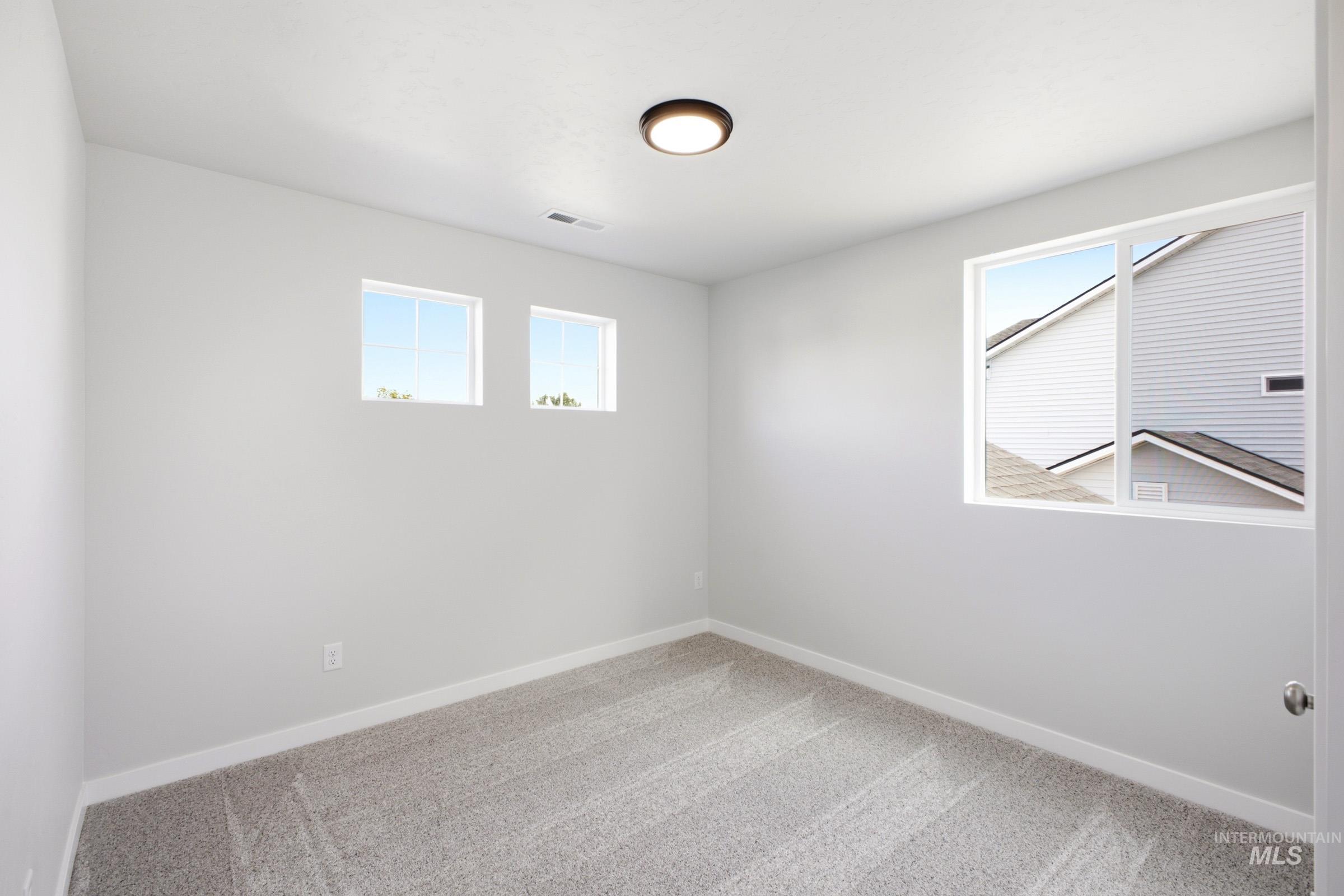 643 W Novak Dr Property Photo 14