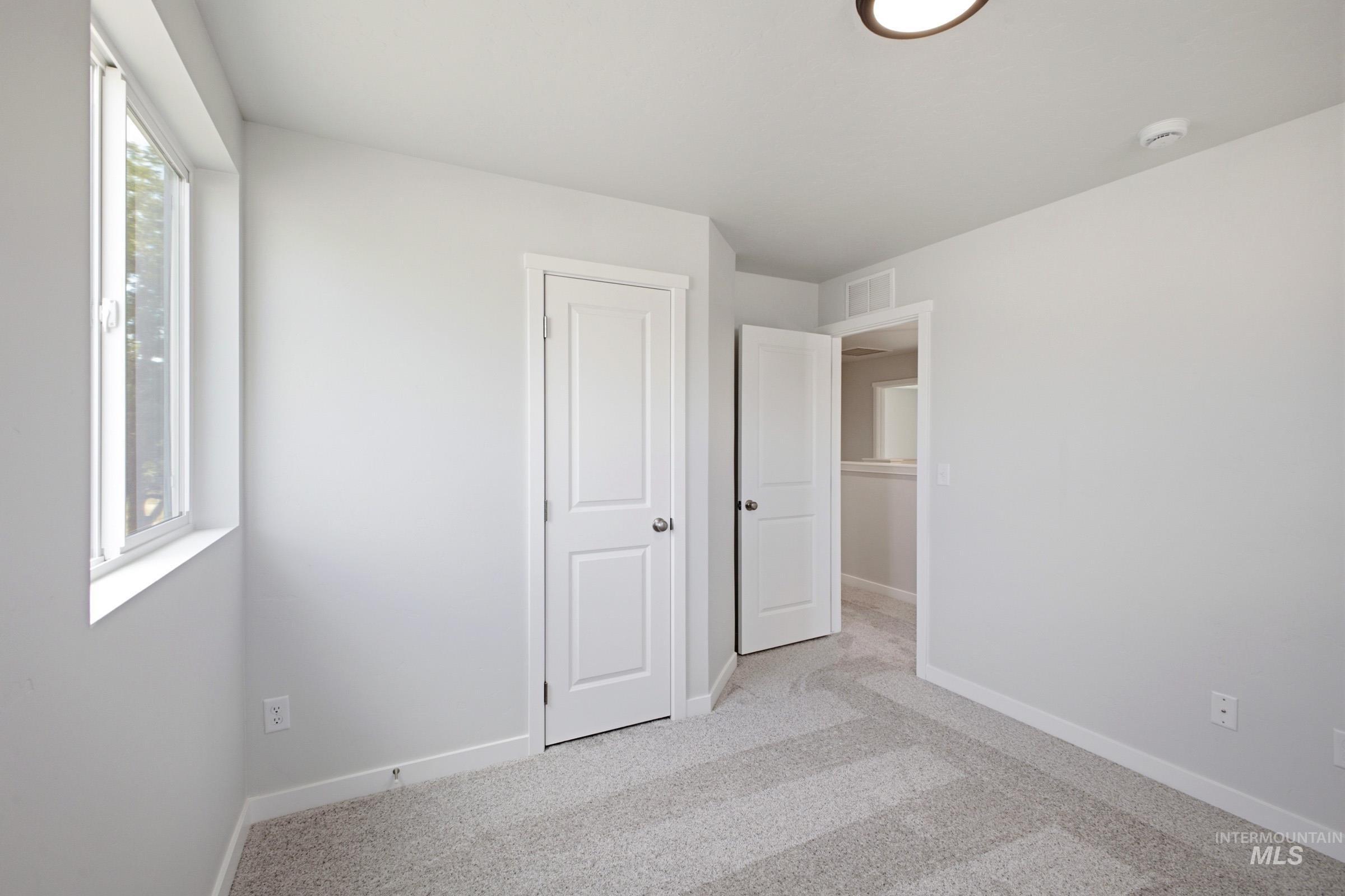 643 W Novak Dr Property Photo 15