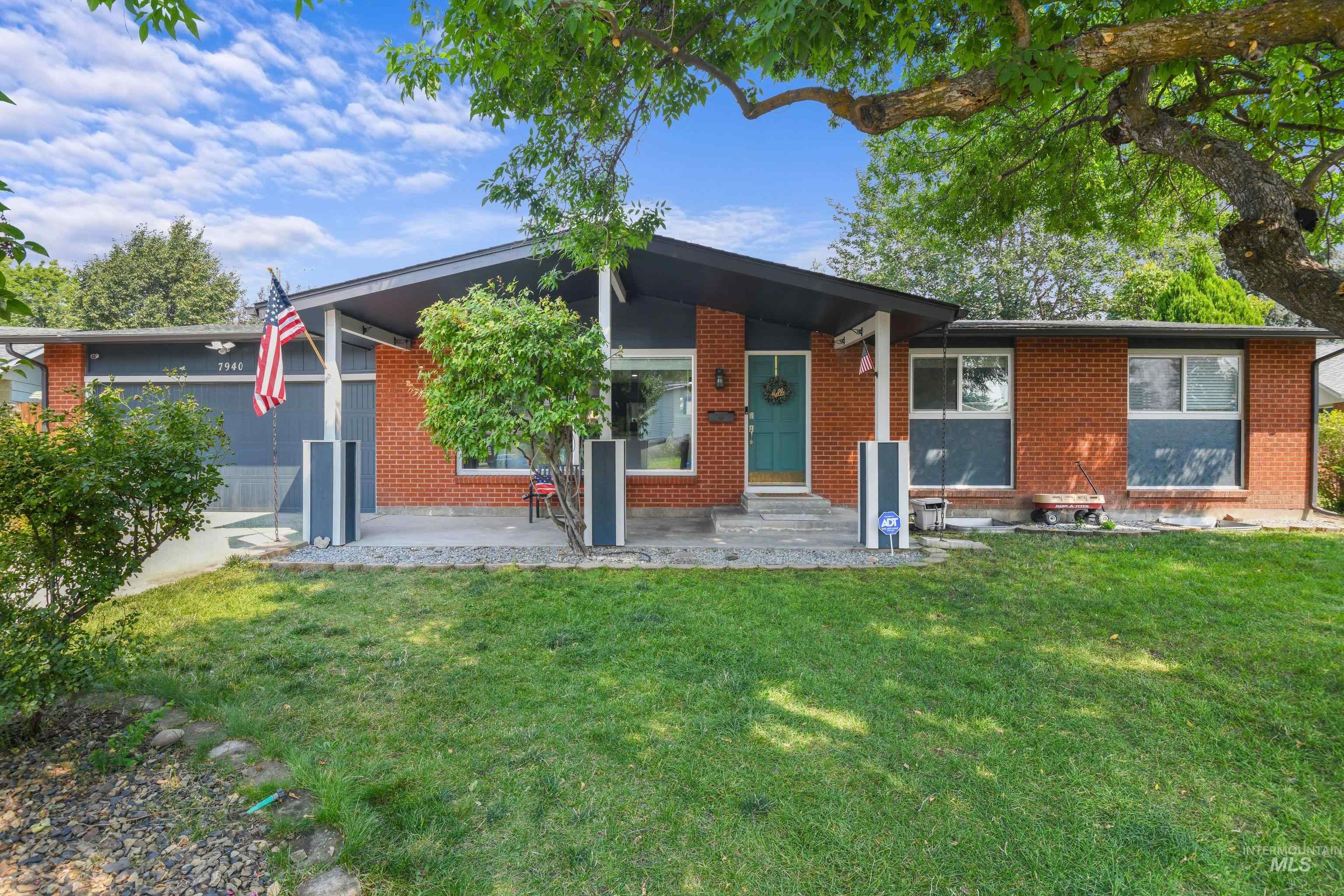 7940 W Galena Drive Property Photo 1