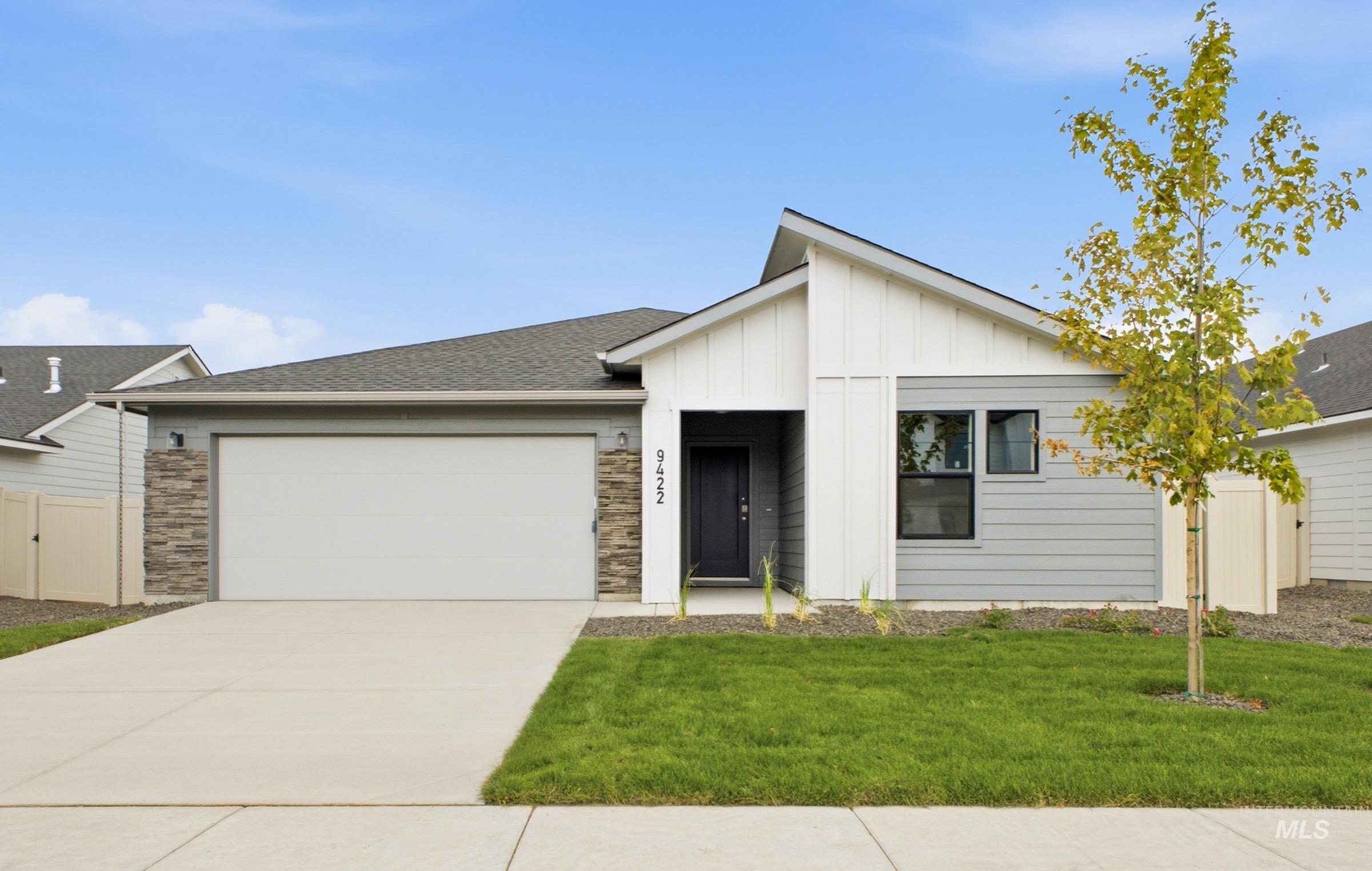 9422 W Blazing Star St Property Photo 1