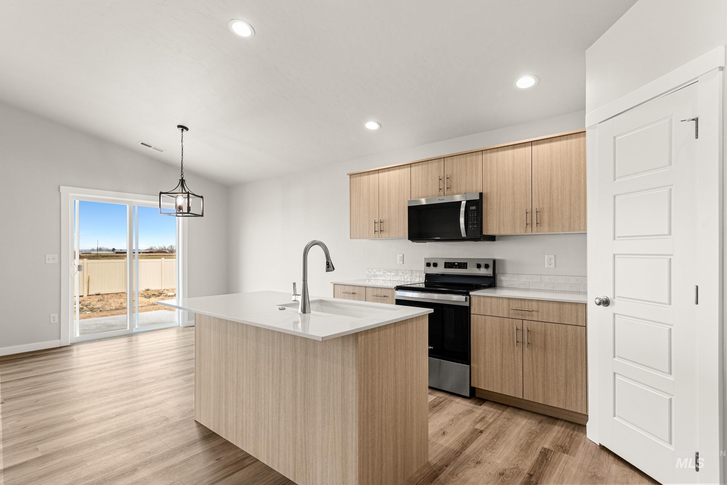 9422 W Blazing Star St Property Photo 4