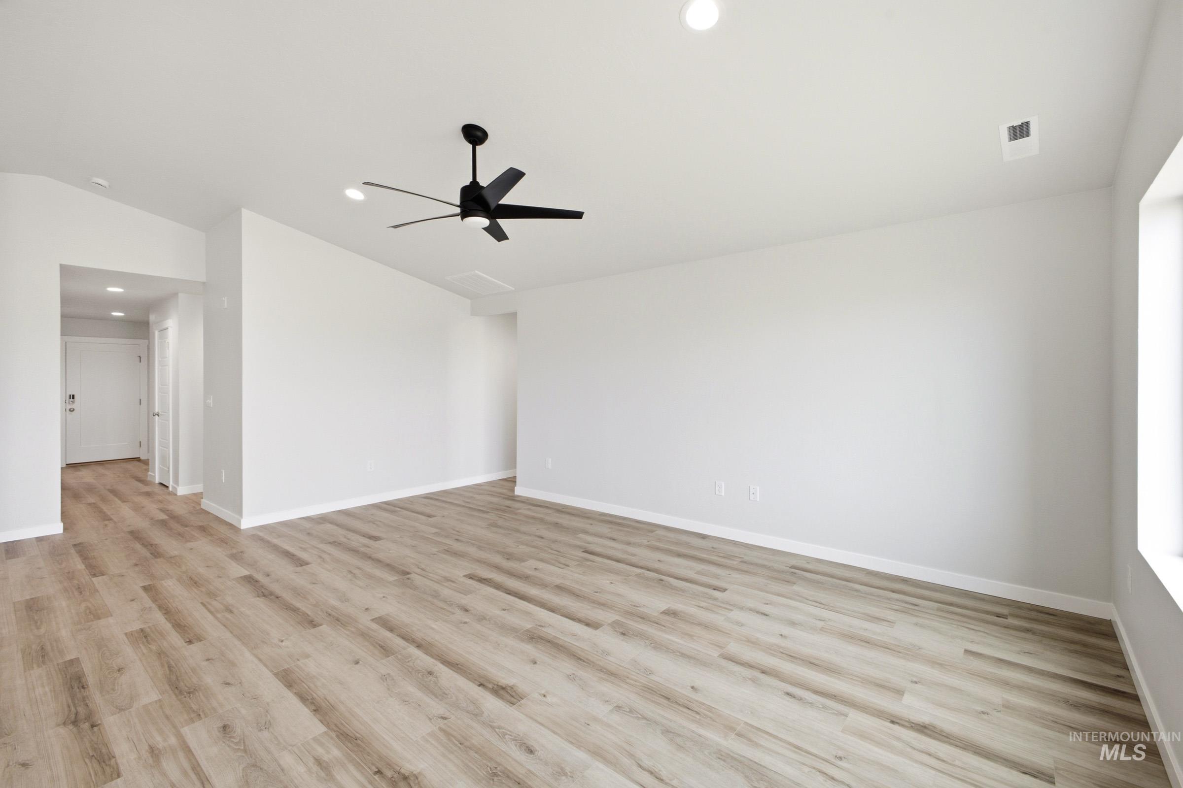 9422 W Blazing Star St Property Photo 8