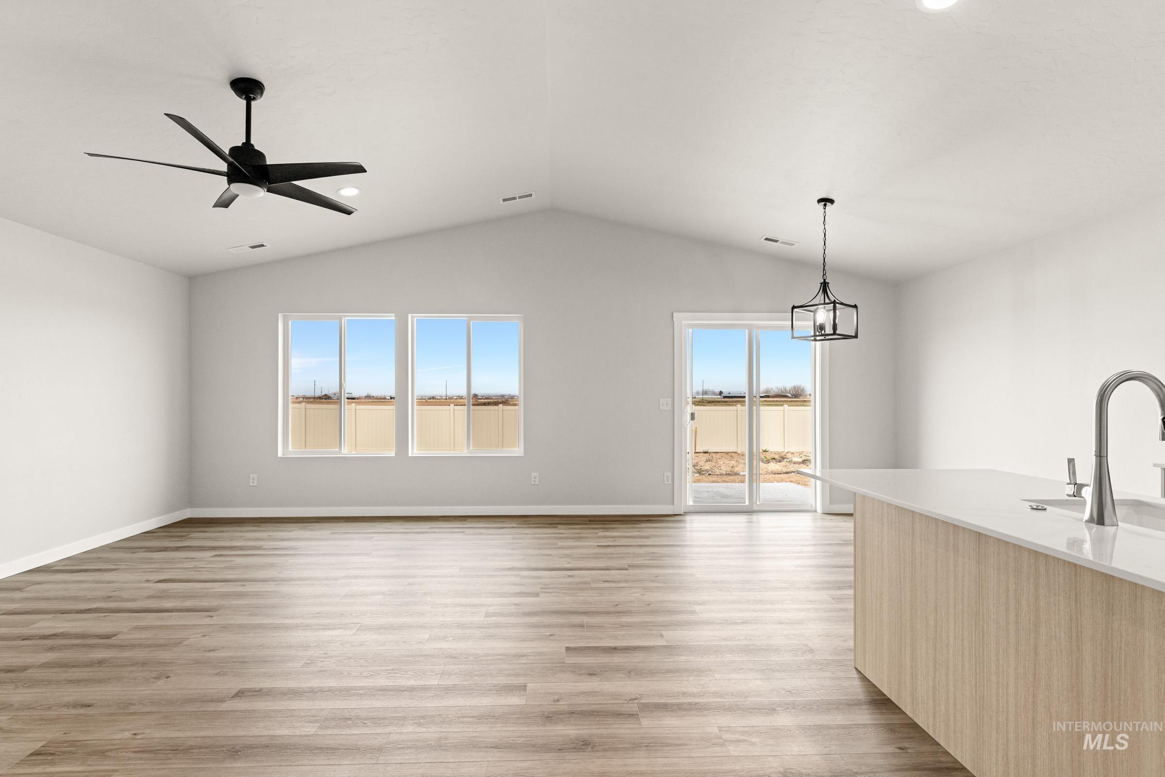 9422 W Blazing Star St Property Photo 9