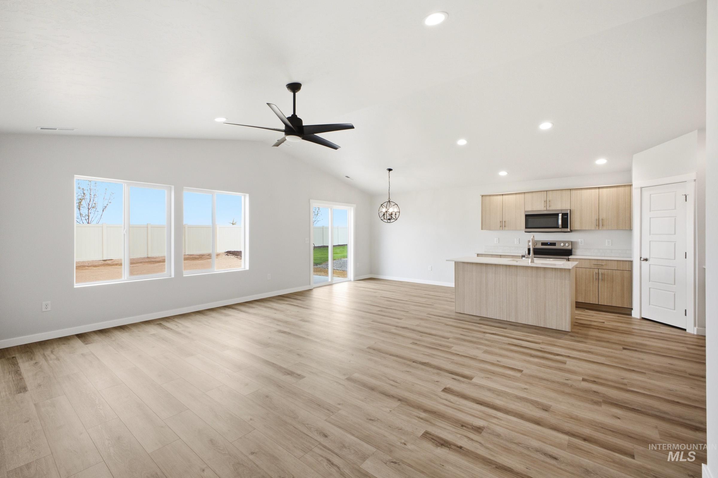 9422 W Blazing Star St Property Photo 9