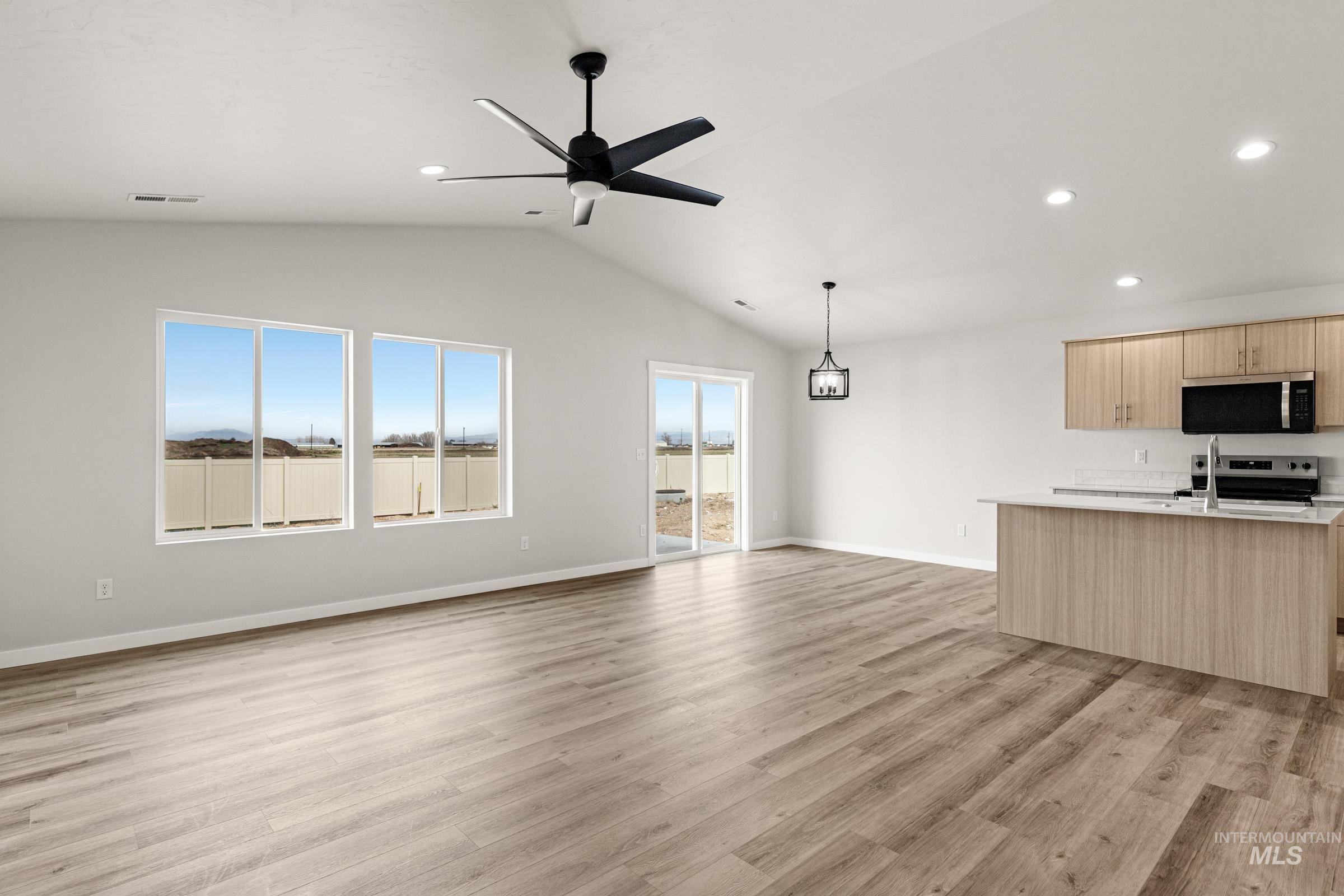 9422 W Blazing Star St Property Photo 11