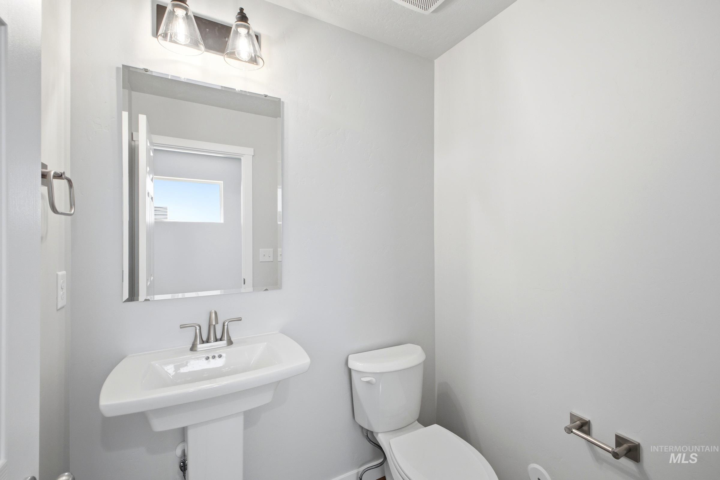 19606 Snowyside Way Property Photo 11