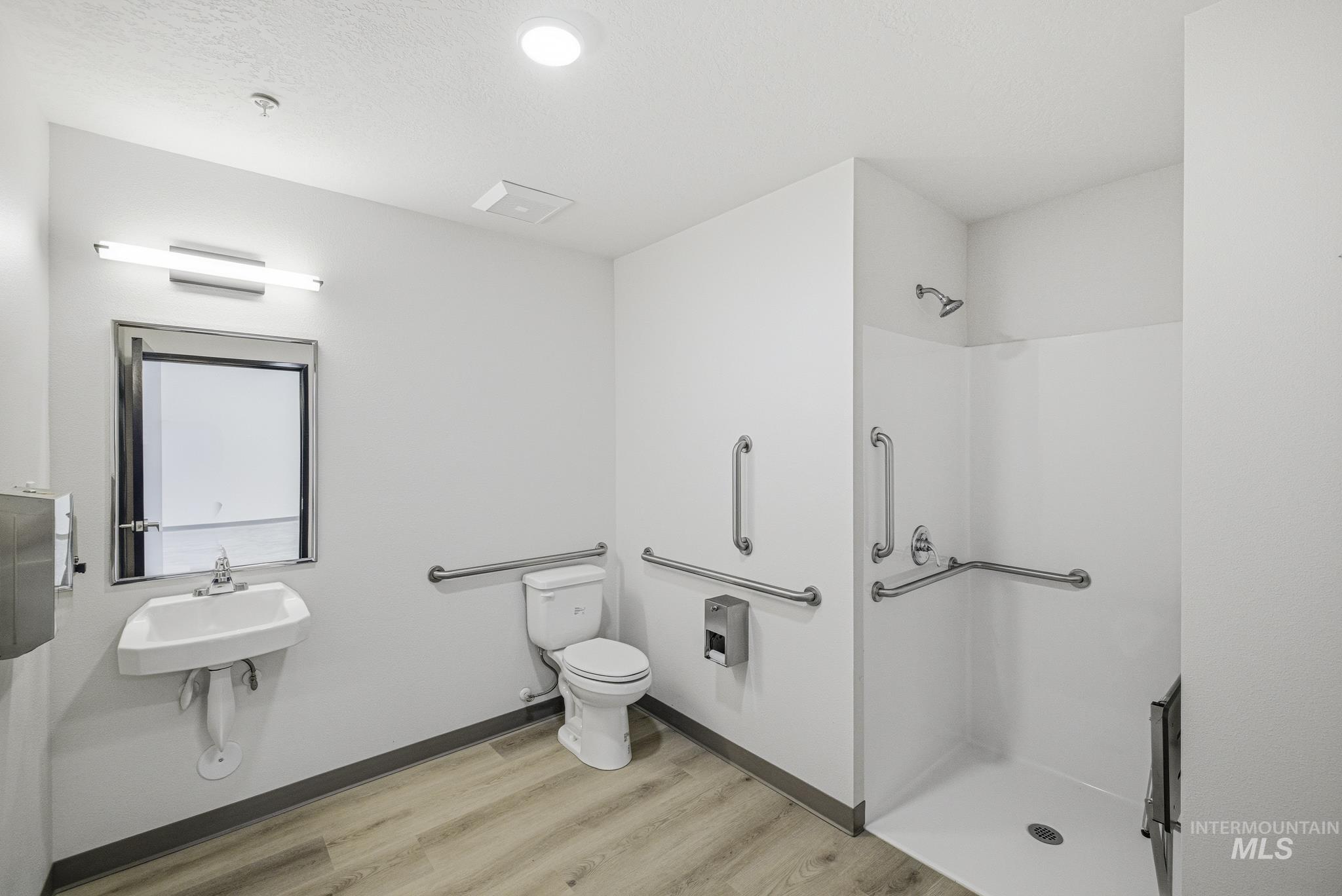 1065 S Parkinsons St (unit B) Property Photo 5