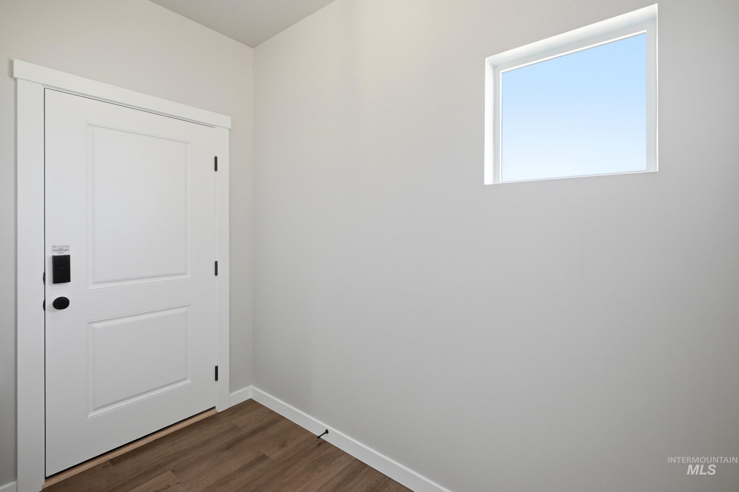 2341 W Red Jasper Dr Property Photo 2
