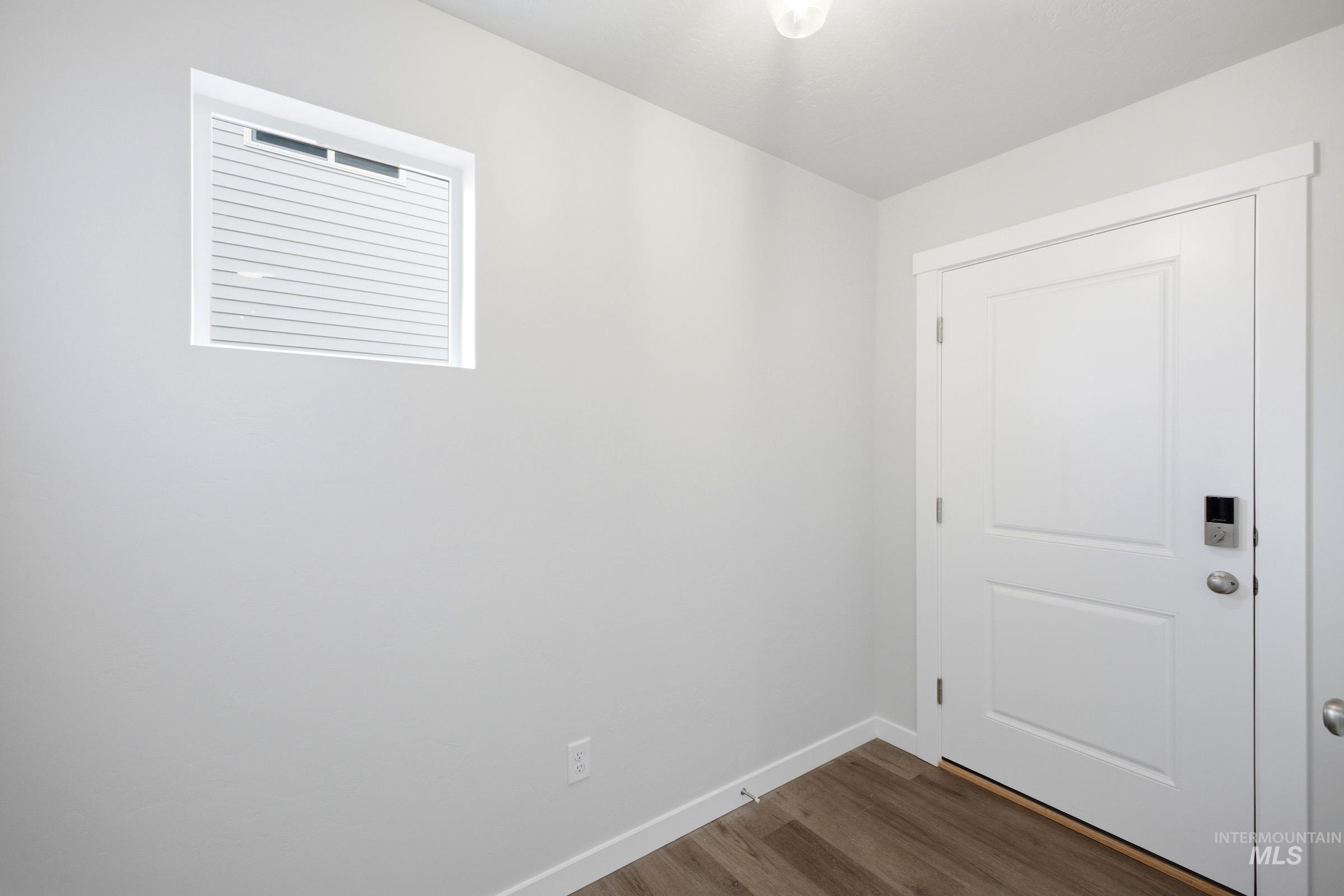 2341 W Red Jasper Dr Property Photo 2