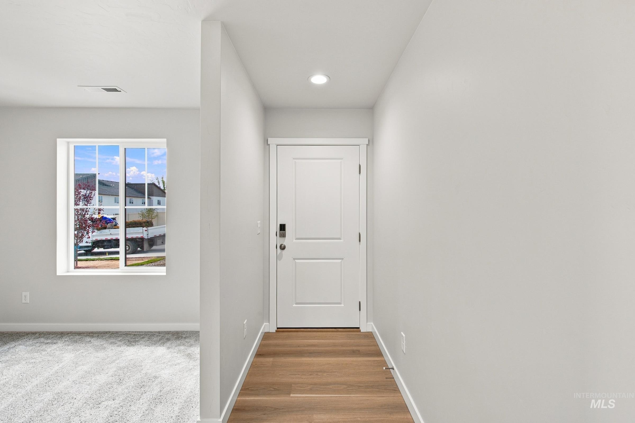 14080 Shiny Spruce St Property Photo 2
