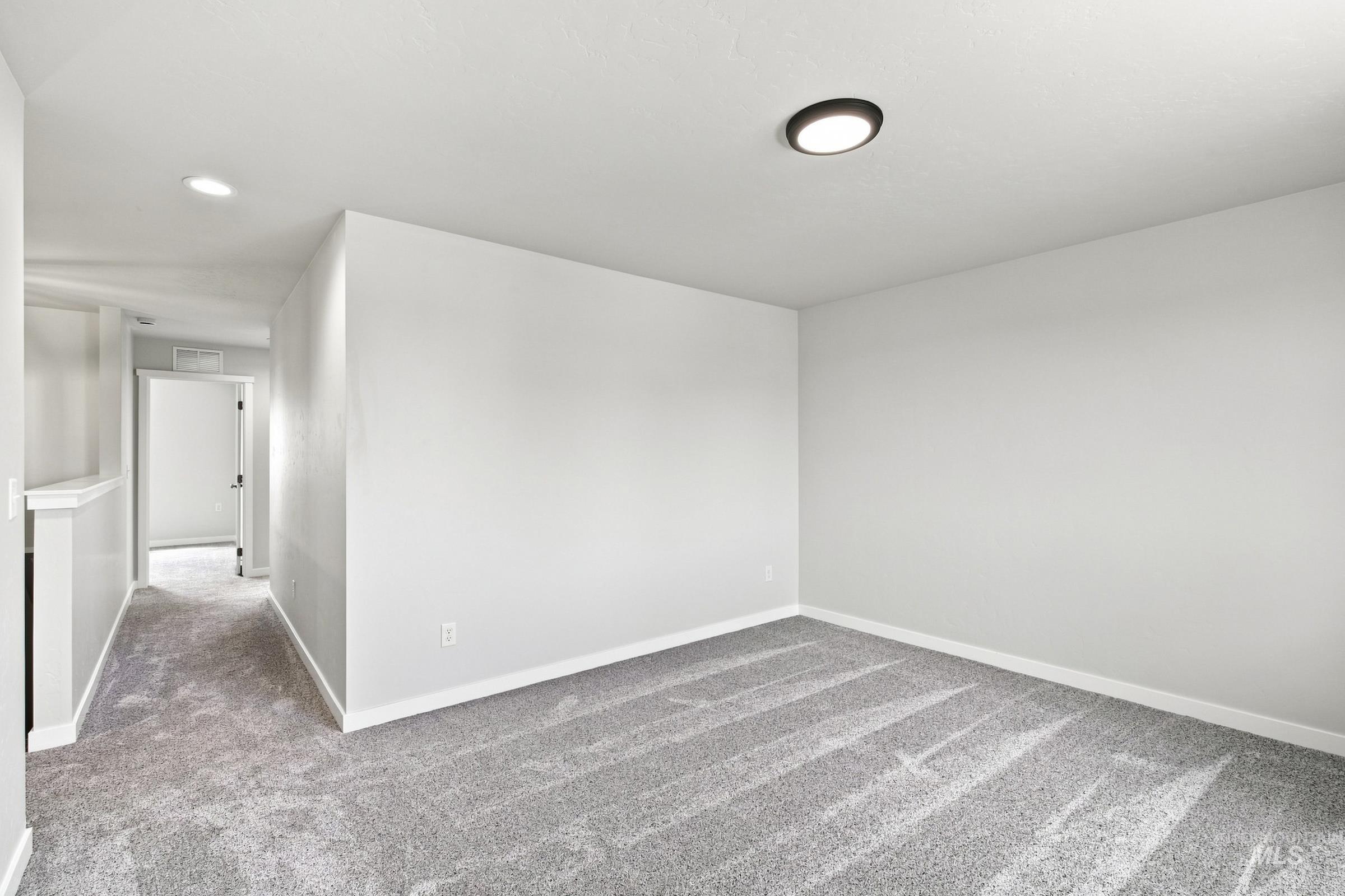 14080 Shiny Spruce St Property Photo 18