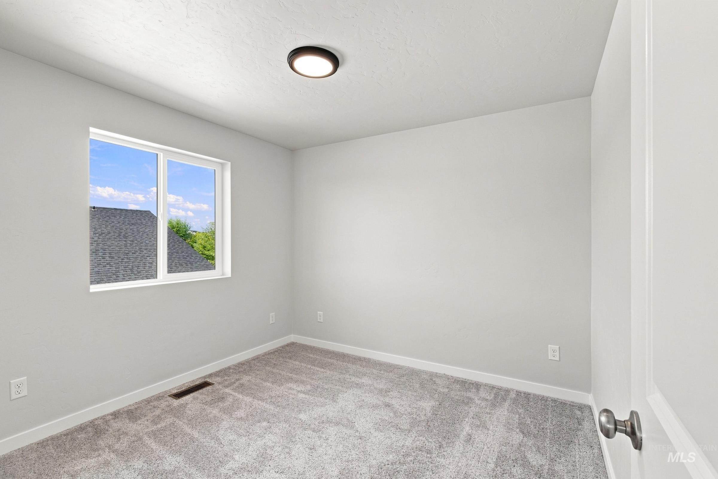 14080 Shiny Spruce St Property Photo 19