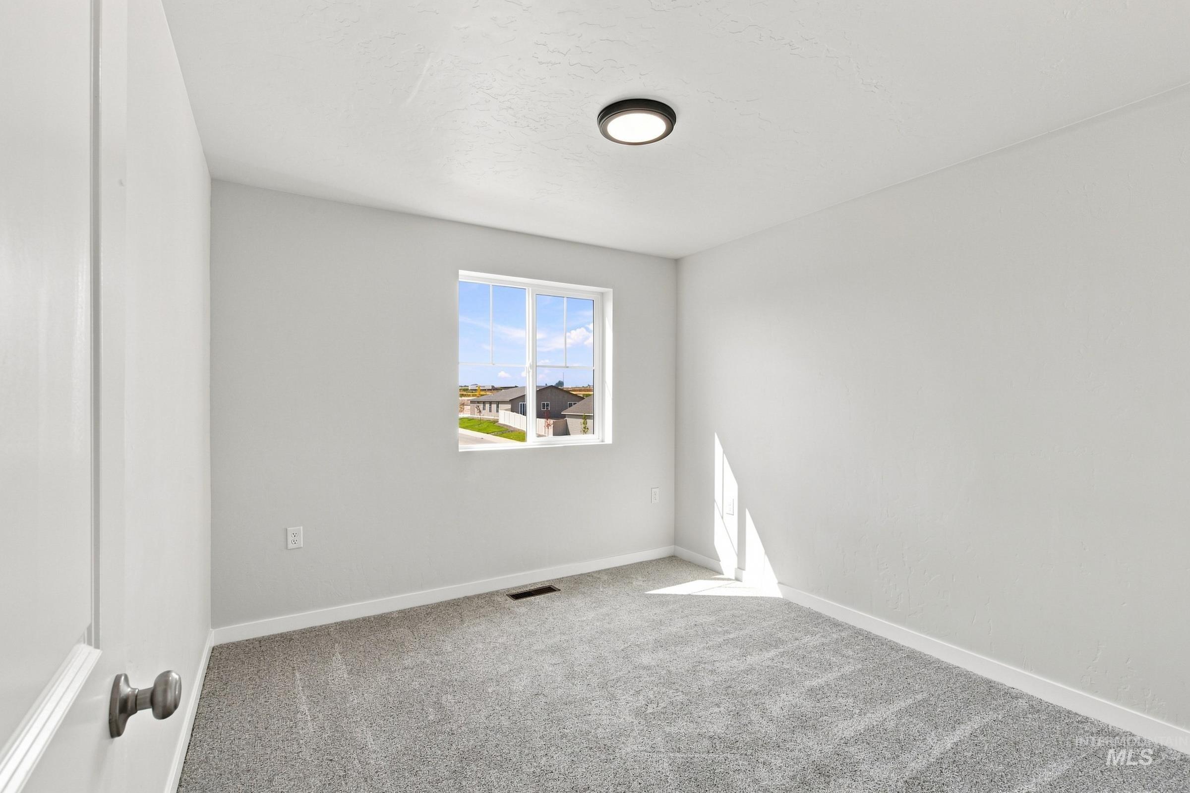 14080 Shiny Spruce St Property Photo 21