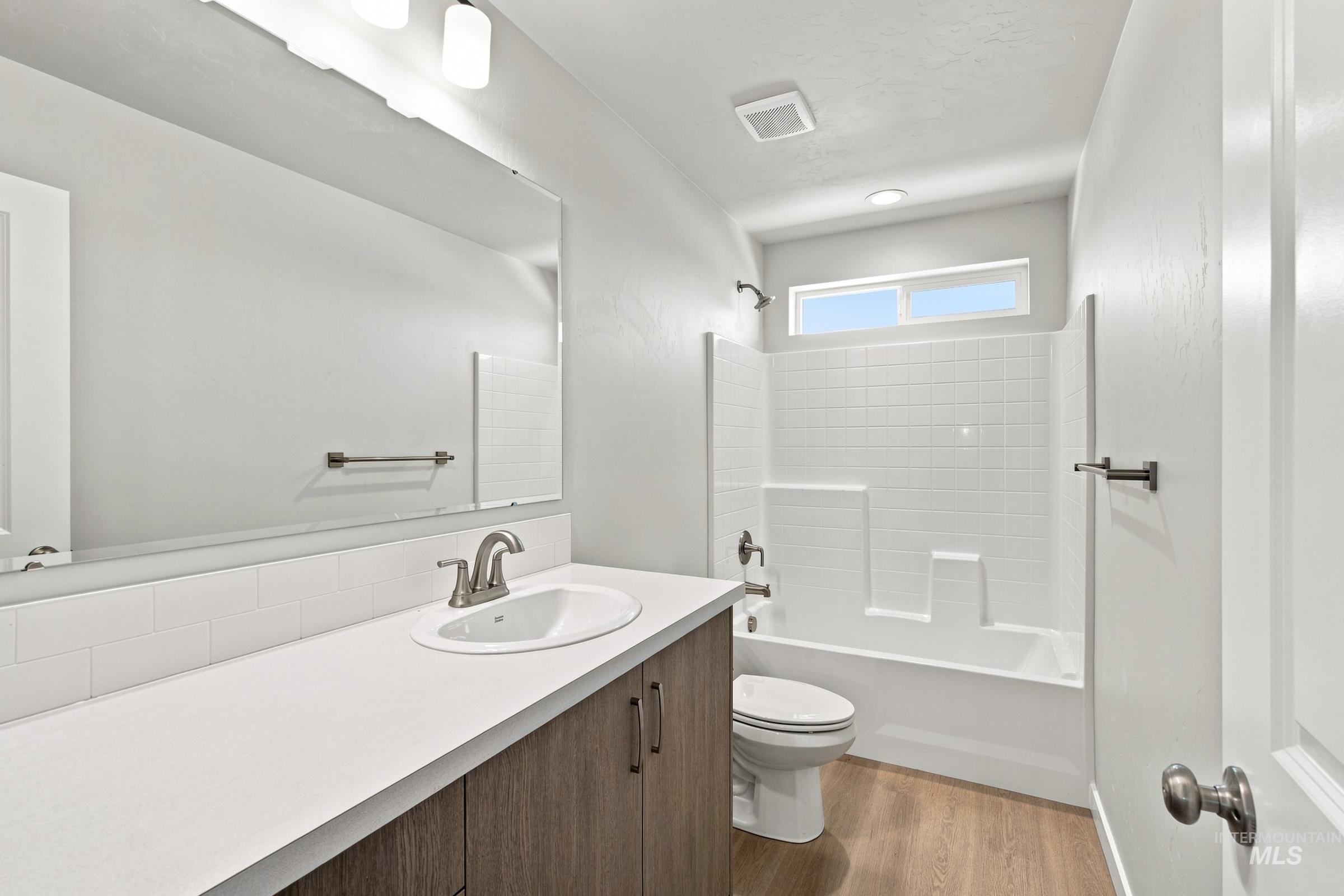 14080 Shiny Spruce St Property Photo 25