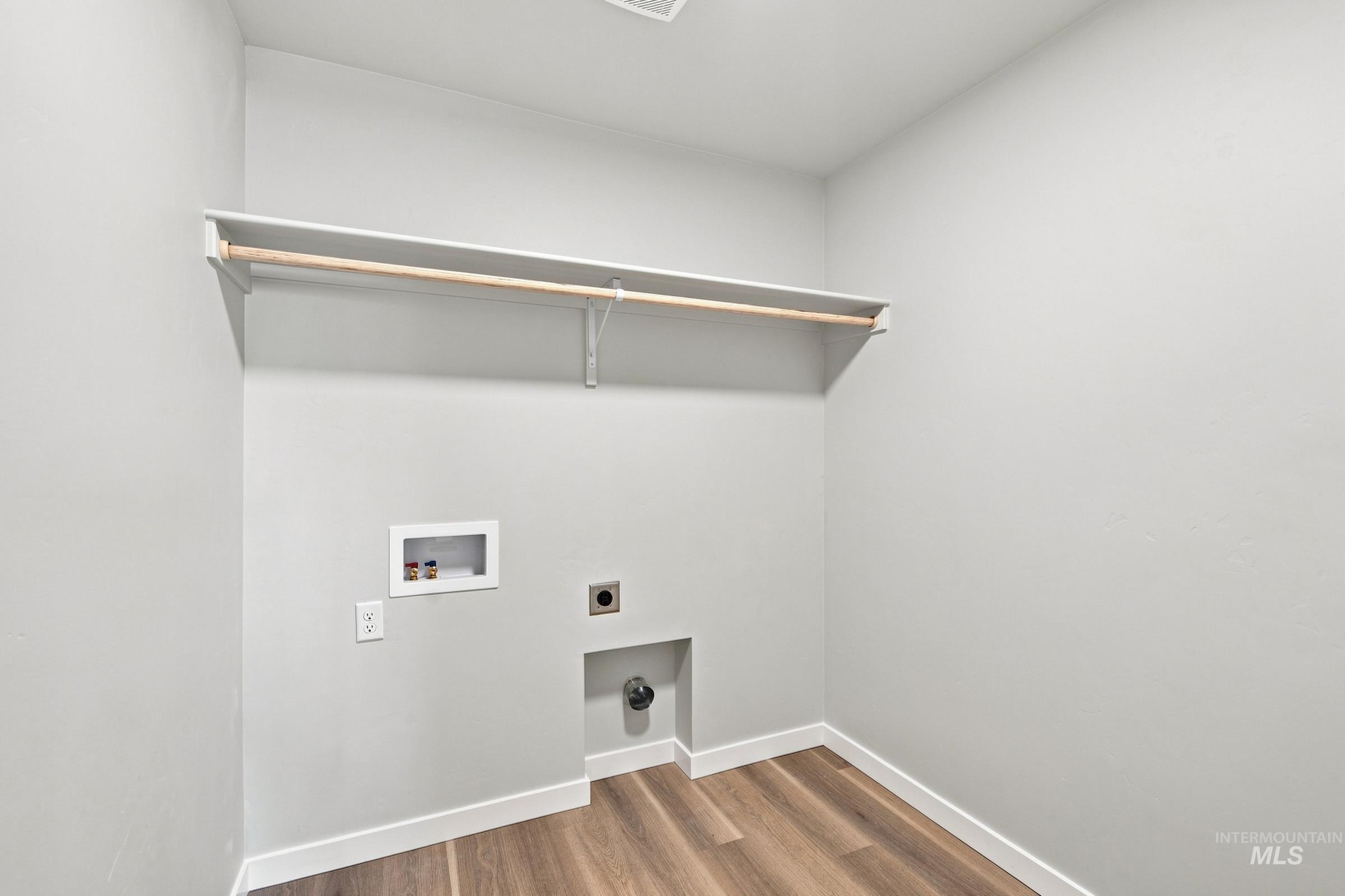 14080 Shiny Spruce St Property Photo 26