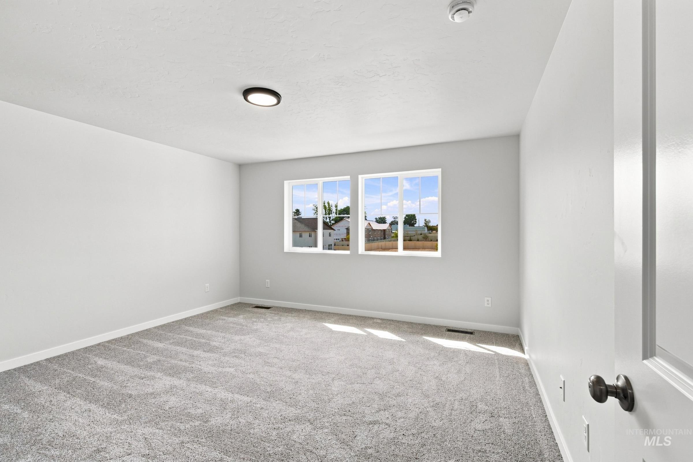 14080 Shiny Spruce St Property Photo 27