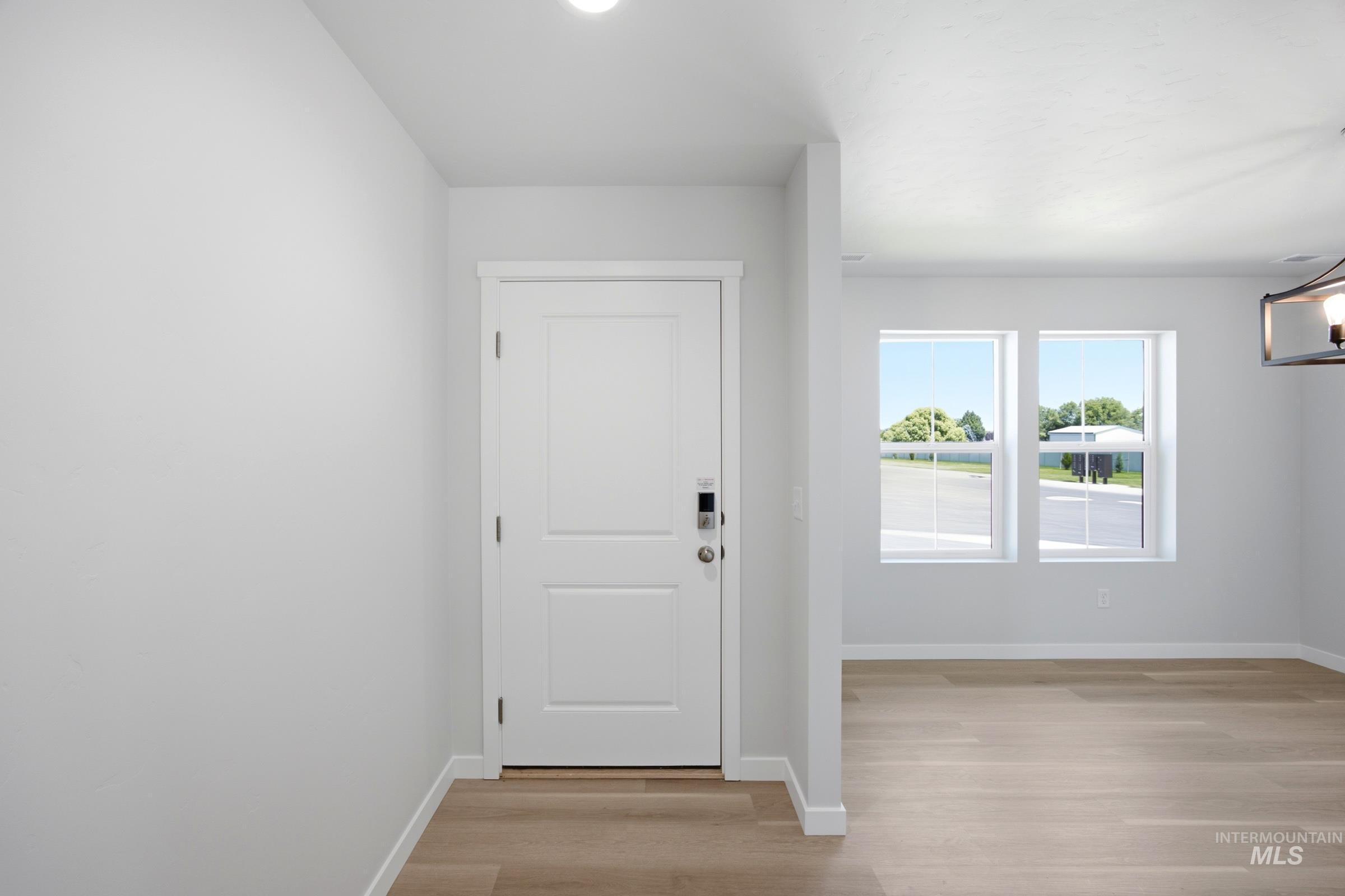 14113 Shiny Spruce St Property Photo 2