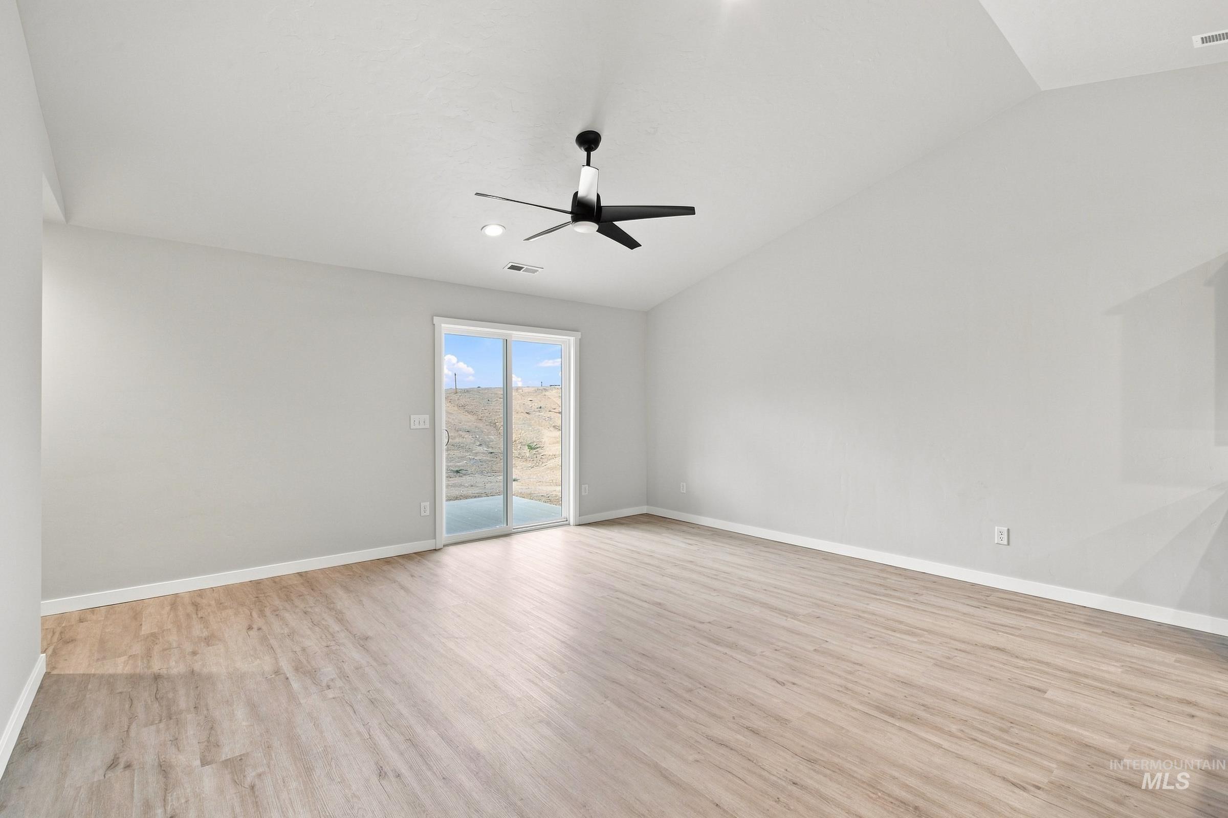 14113 Shiny Spruce St Property Photo 7