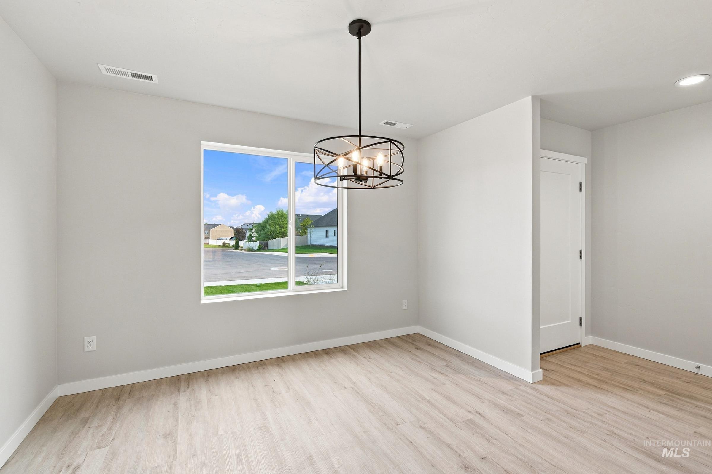 14113 Shiny Spruce St Property Photo 10