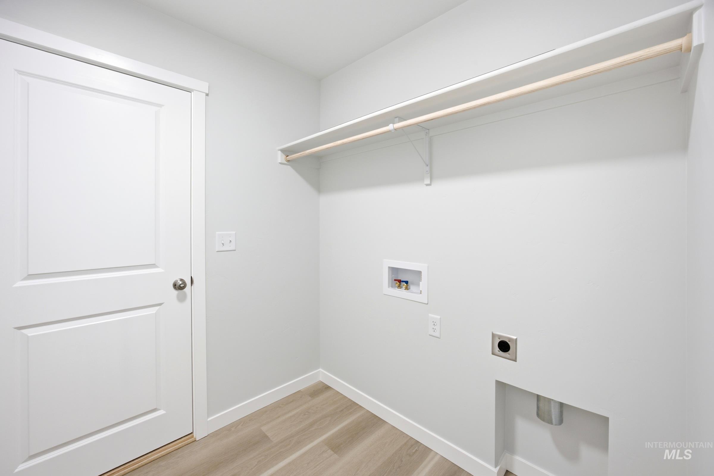 14113 Shiny Spruce St Property Photo 16