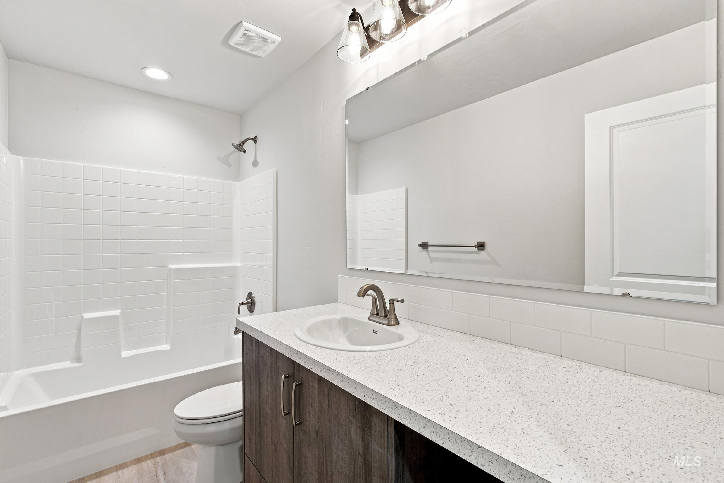 14113 Shiny Spruce St Property Photo 16