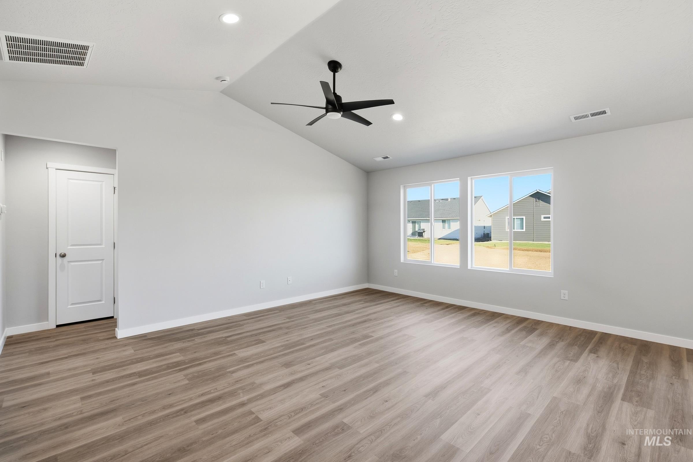 3826 E Freedom Tower Dr Property Photo 8