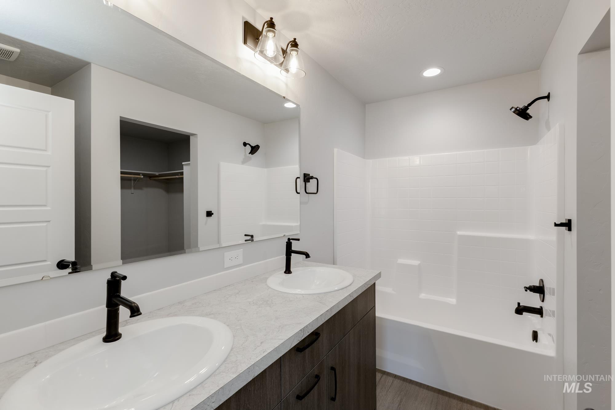 3826 E Freedom Tower Dr Property Photo 15