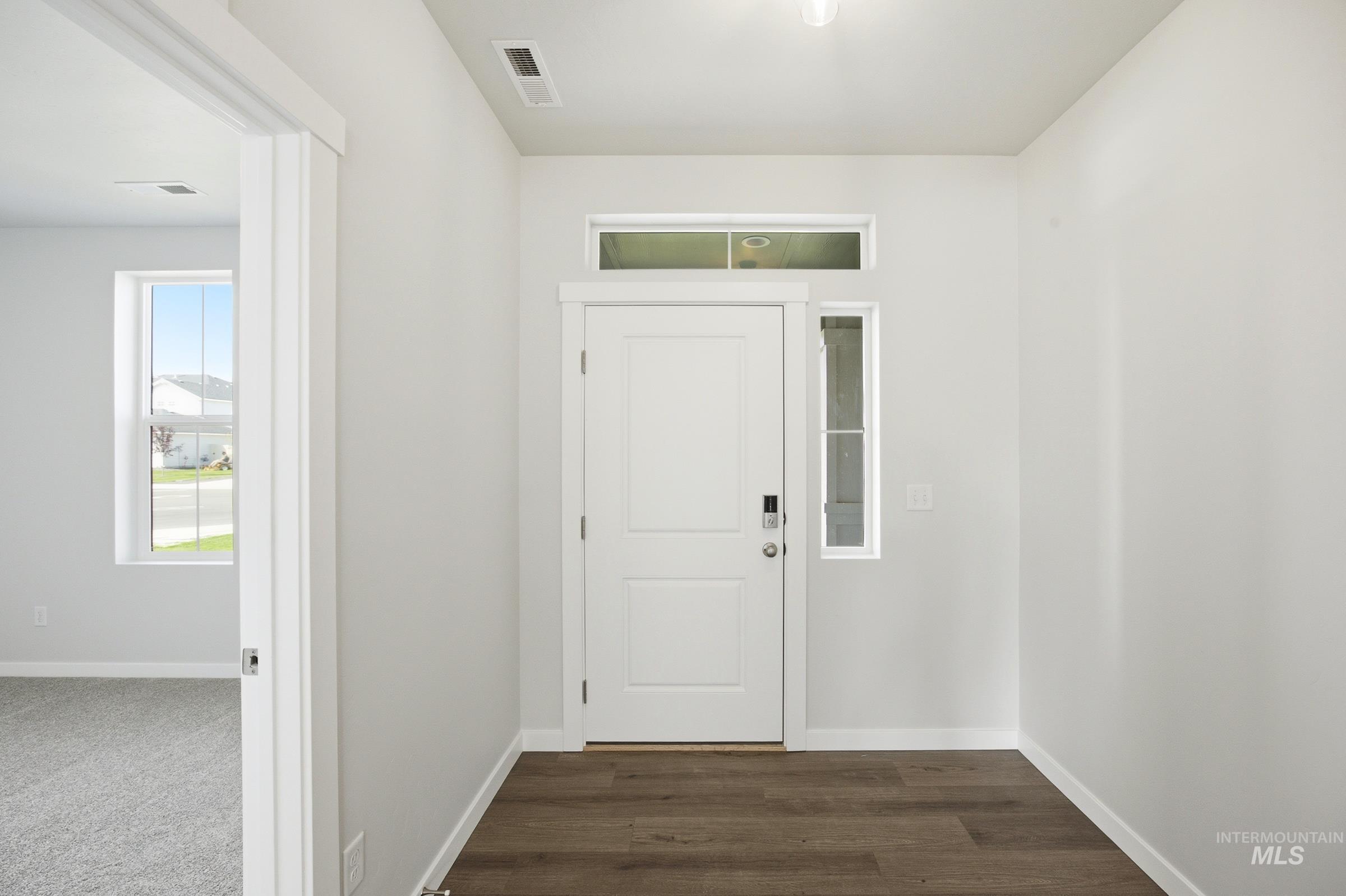 15368 Albatross Ave Property Photo 2