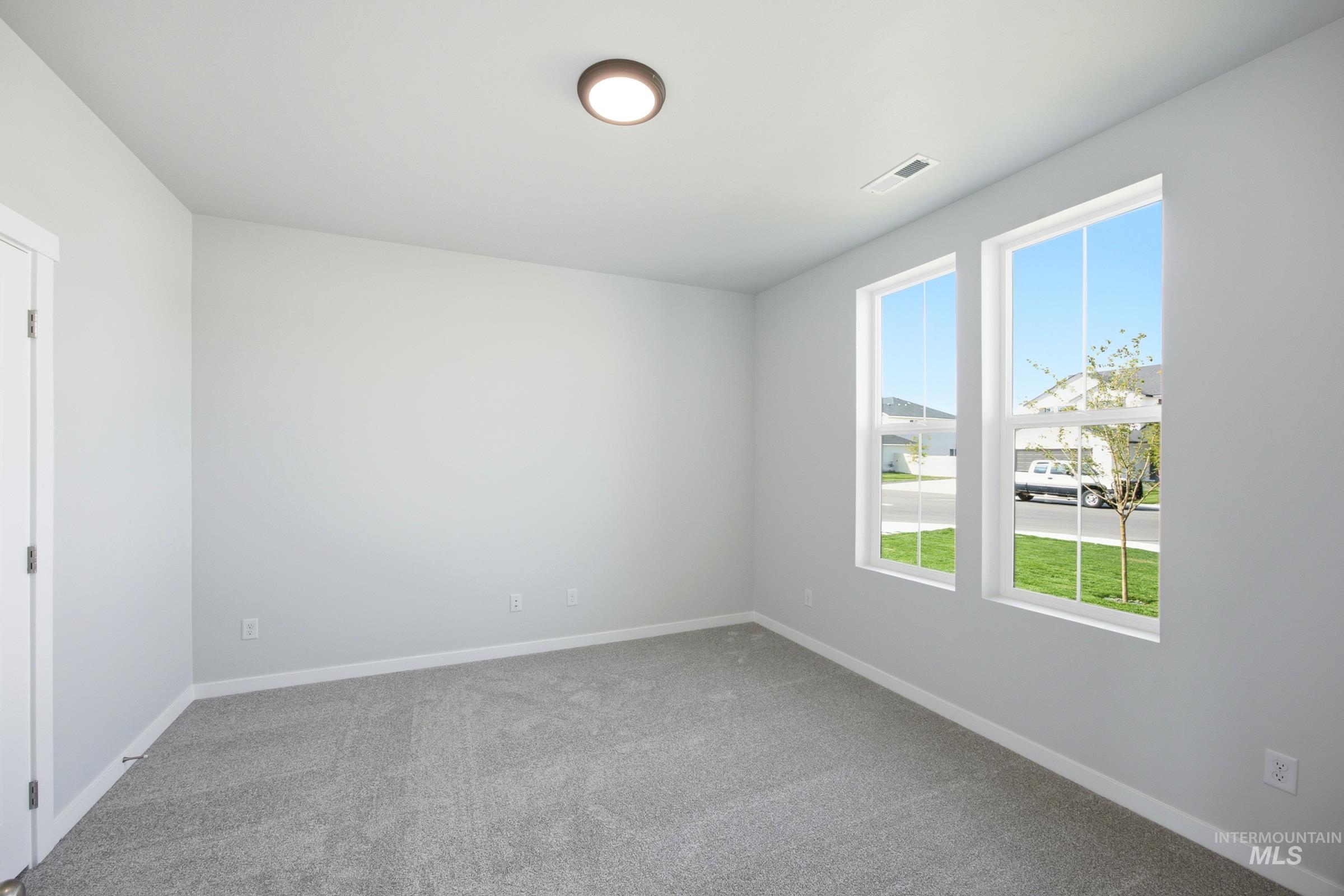 15368 Albatross Ave Property Photo 11