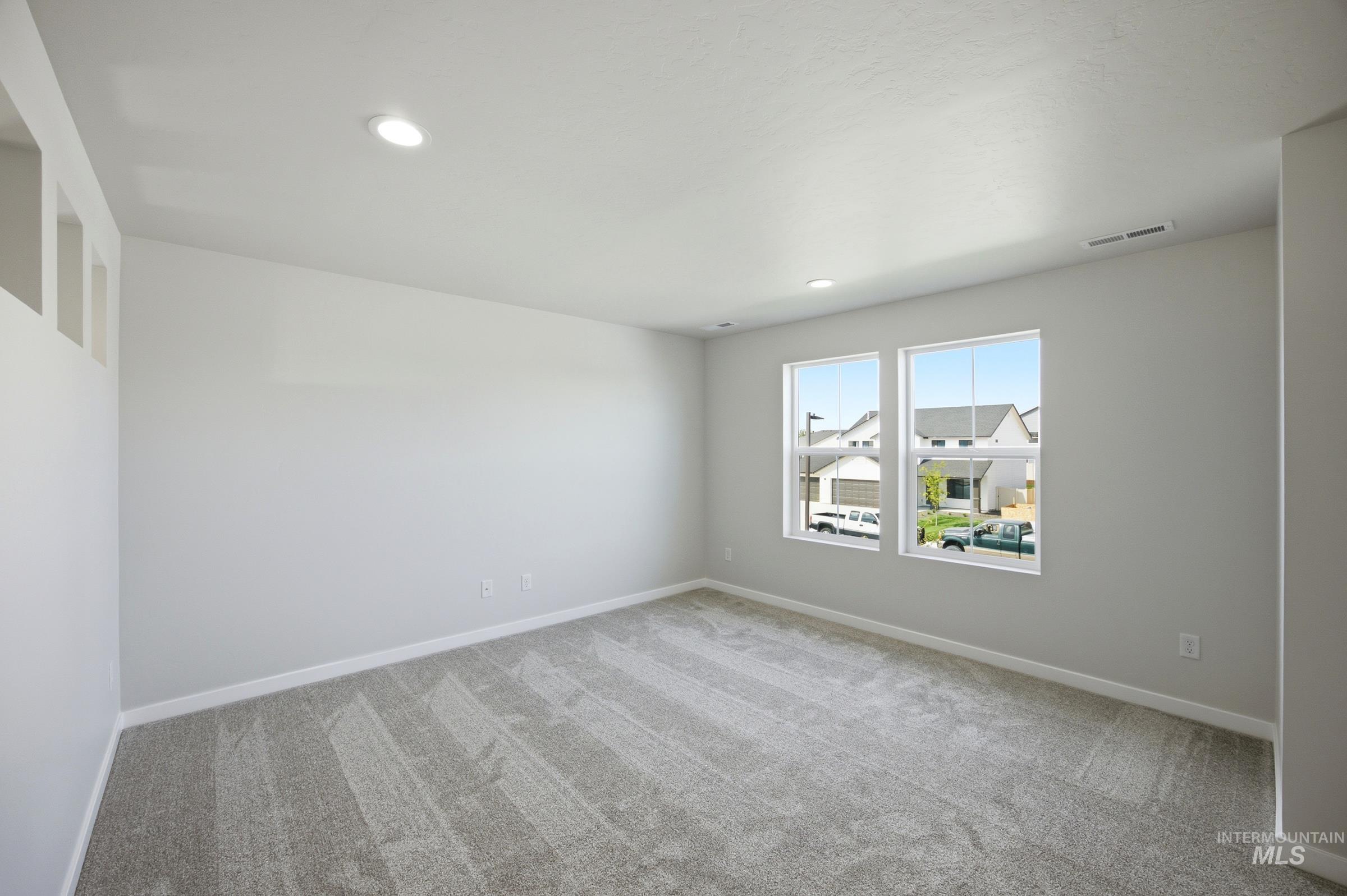 15368 Albatross Ave Property Photo 13