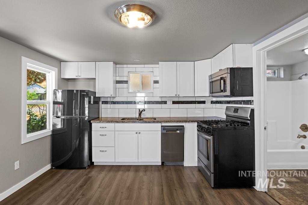 206 W 35th Street Property Photo 2