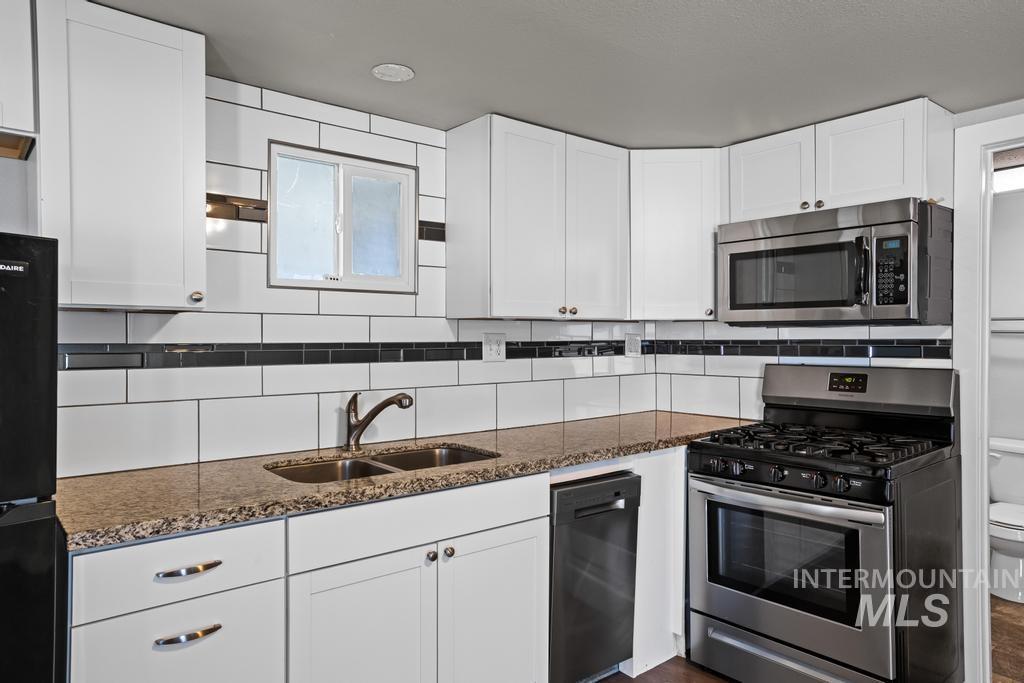 206 W 35th Street Property Photo 4