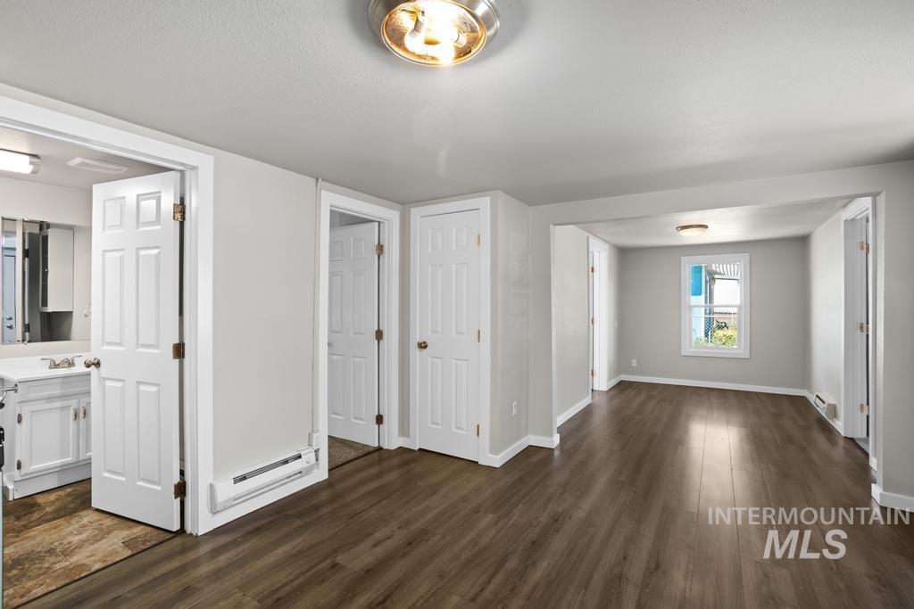 206 W 35th Street Property Photo 7