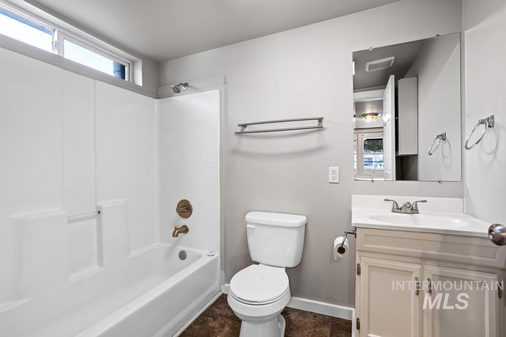 206 W 35th Street Property Photo 11