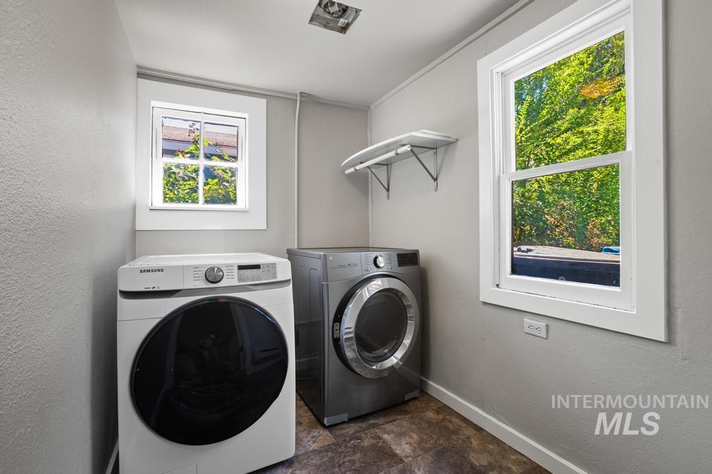206 W 35th Street Property Photo 14