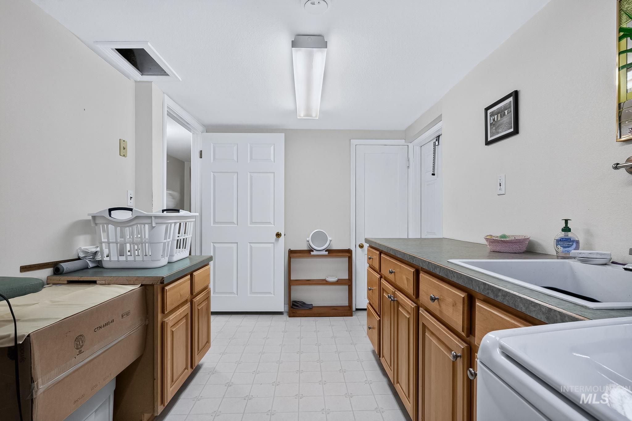 1801 N Hilton St Property Photo 31