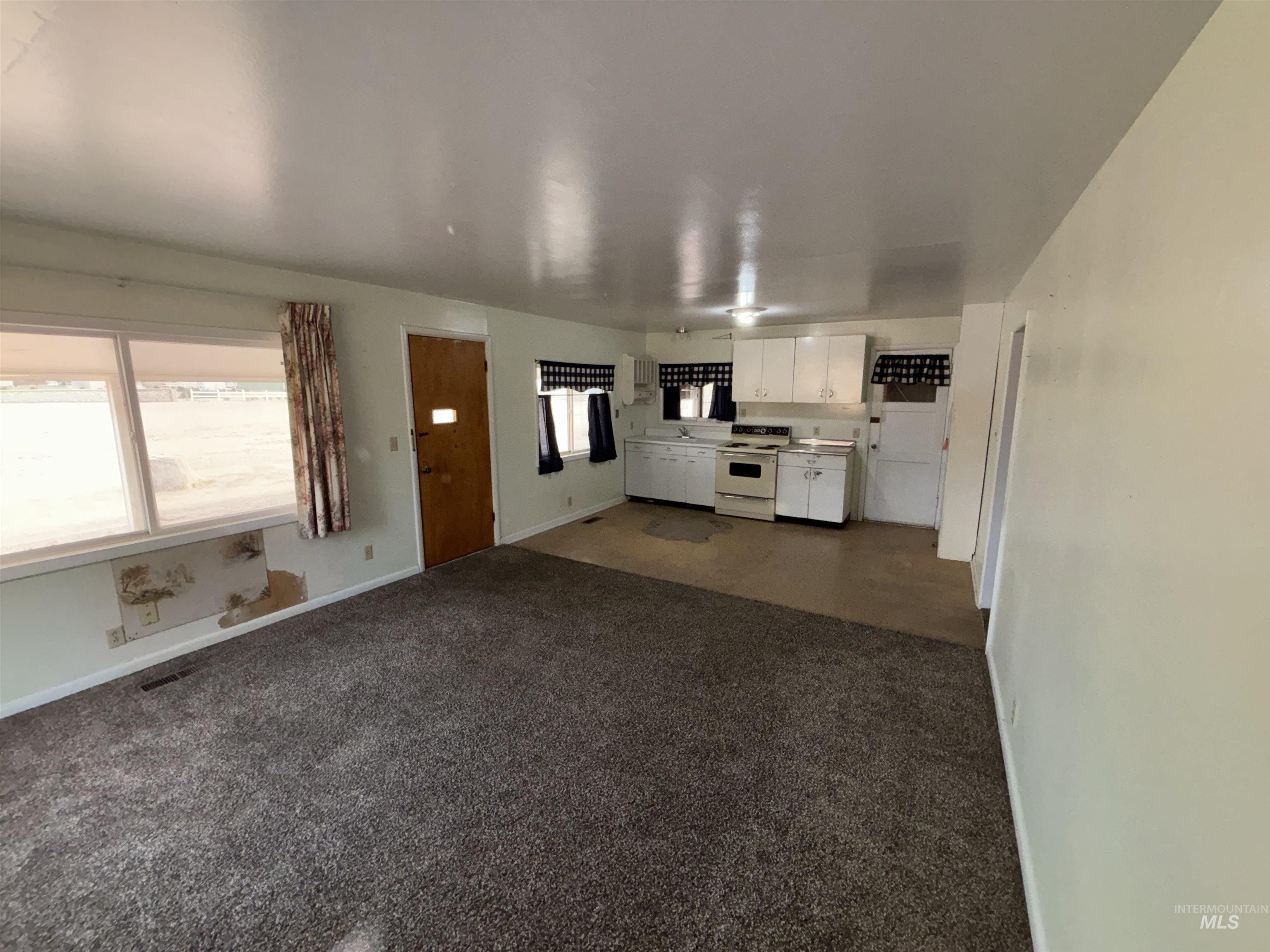 733 Sunset Dr Property Photo 10