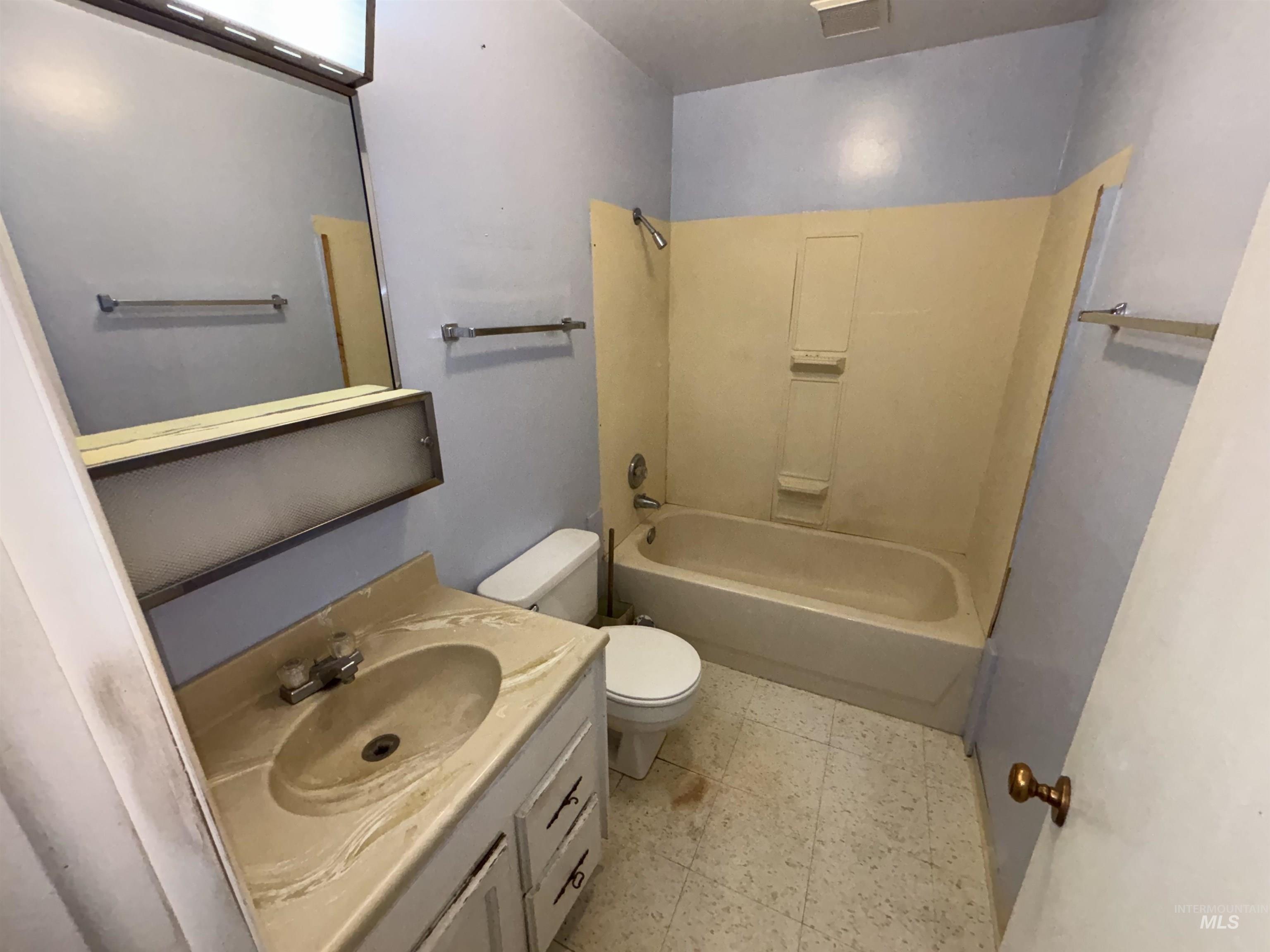 733 Sunset Dr Property Photo 15