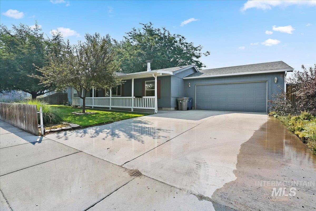 405 Cedar St Property Photo 1