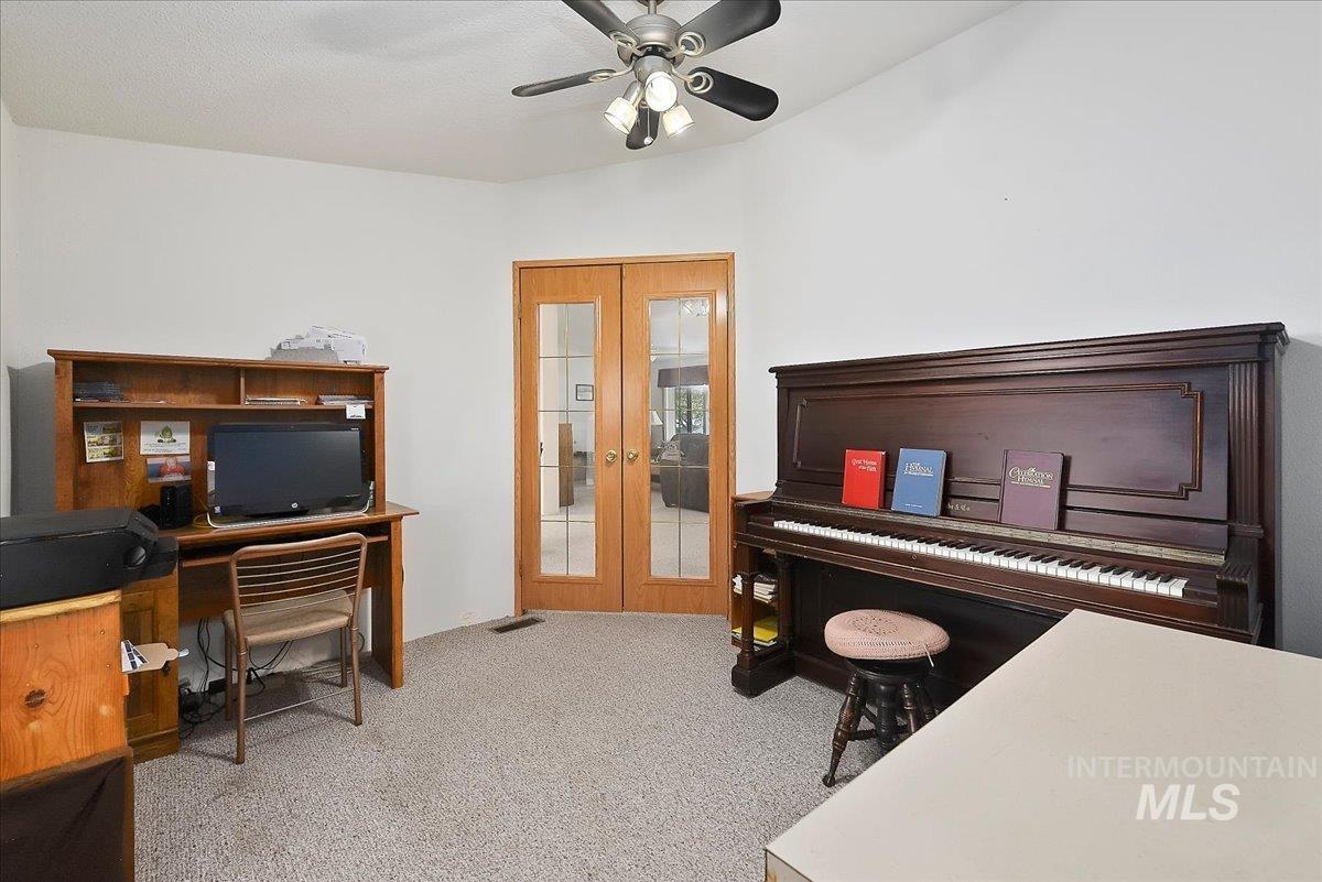 405 Cedar St Property Photo 19