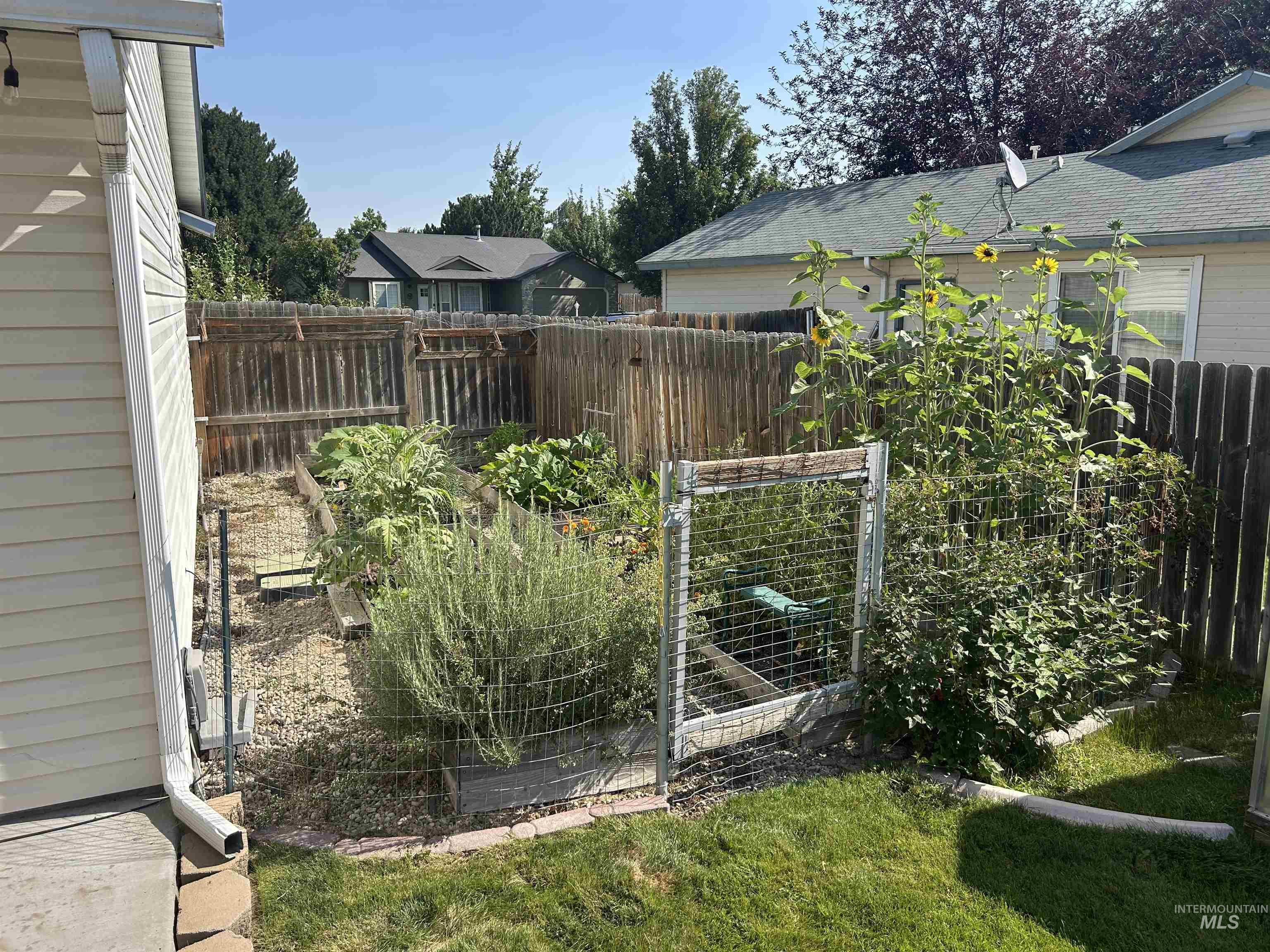 8211 E Brandts Creek Way Property Photo 23
