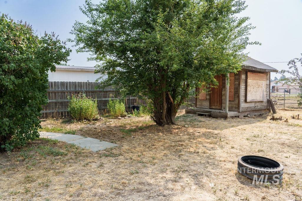 933 S Mill Road Property Photo 18