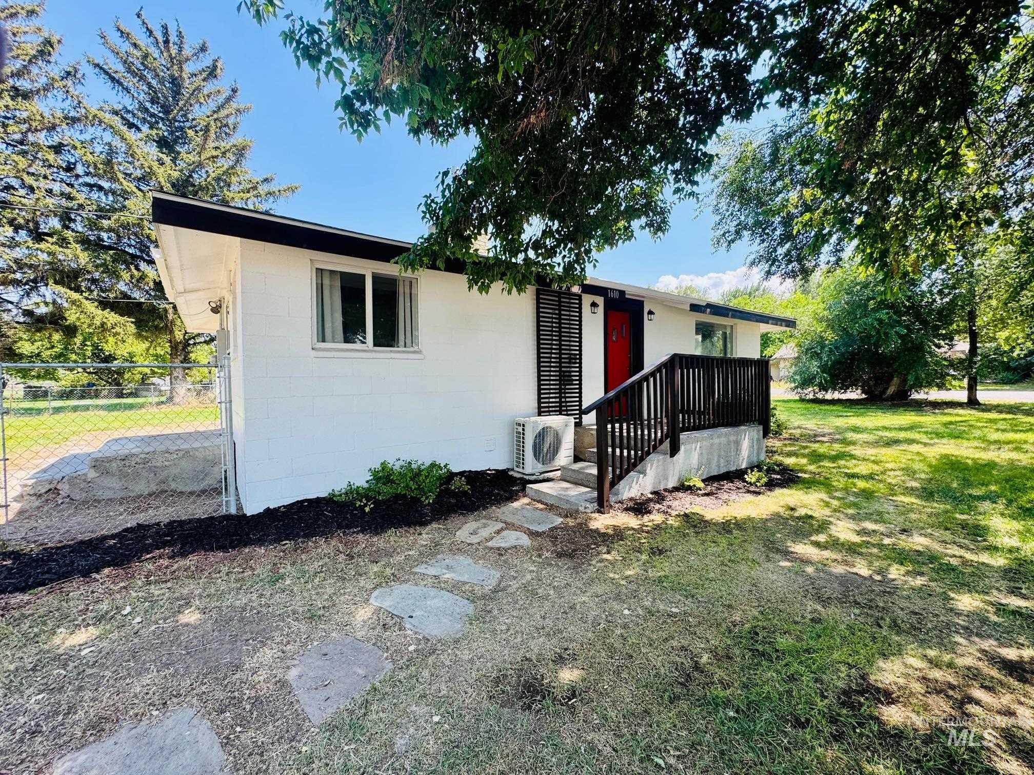 1610 D Street Property Photo 2