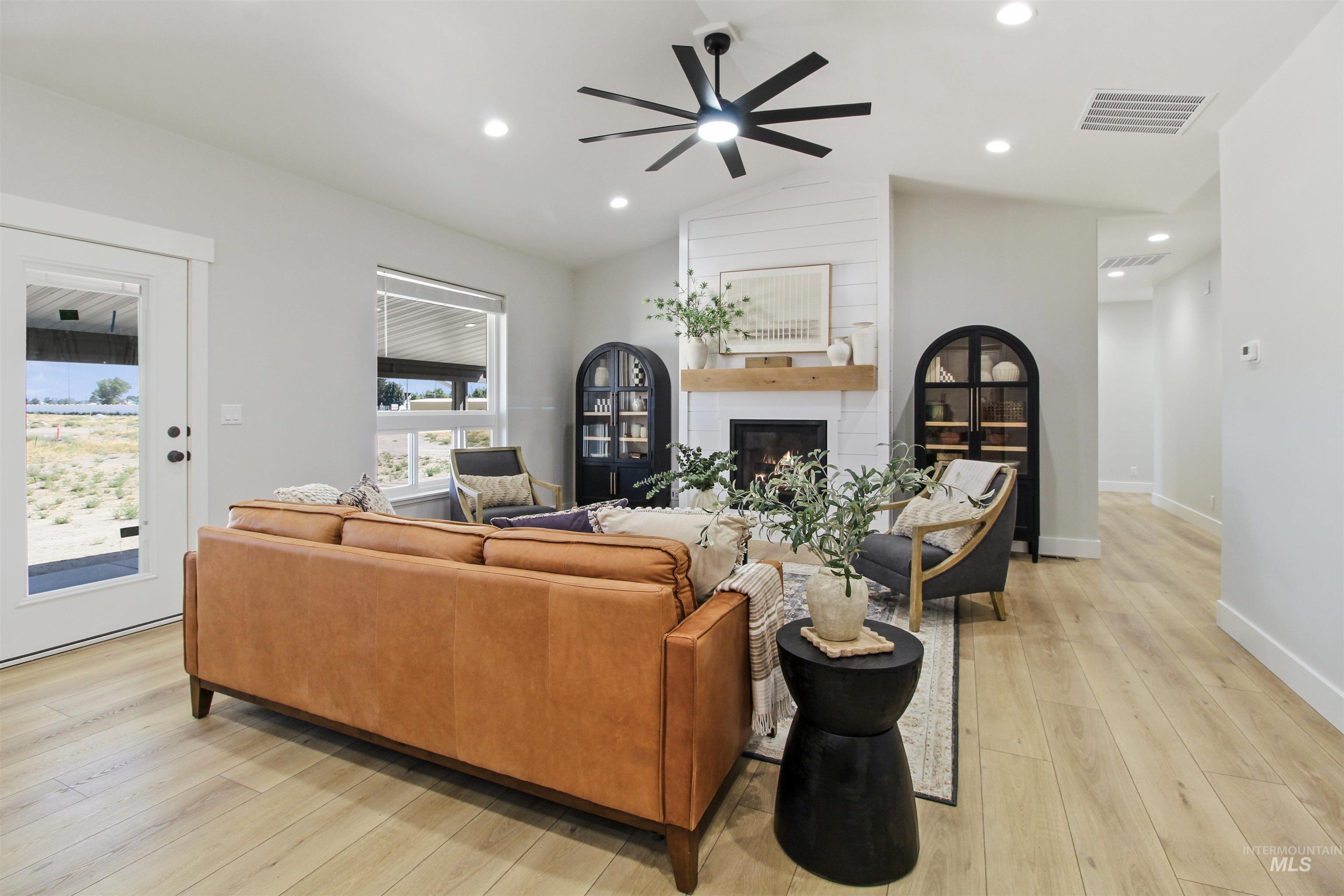 1406 Cardon Court Property Photo 10