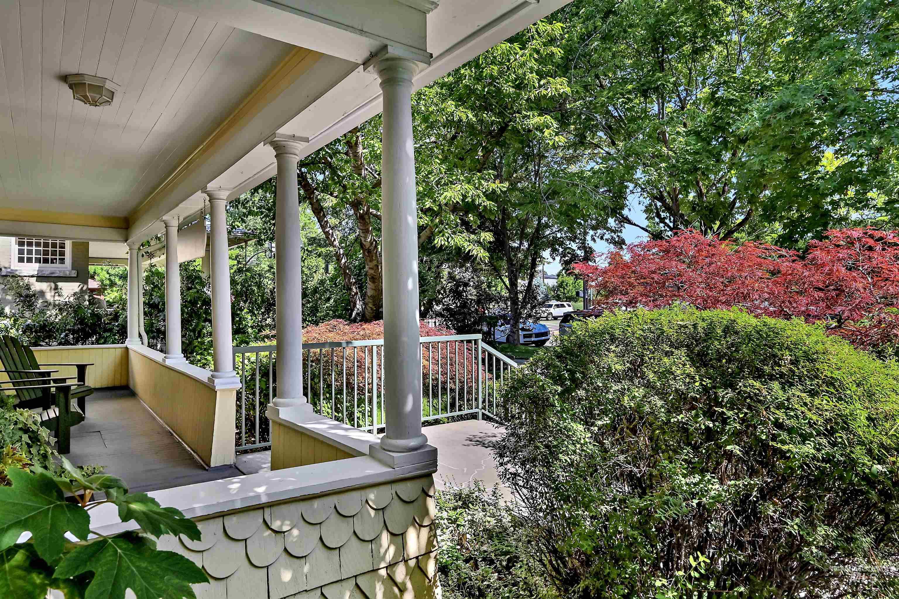 1517 W Jefferson Property Photo 3