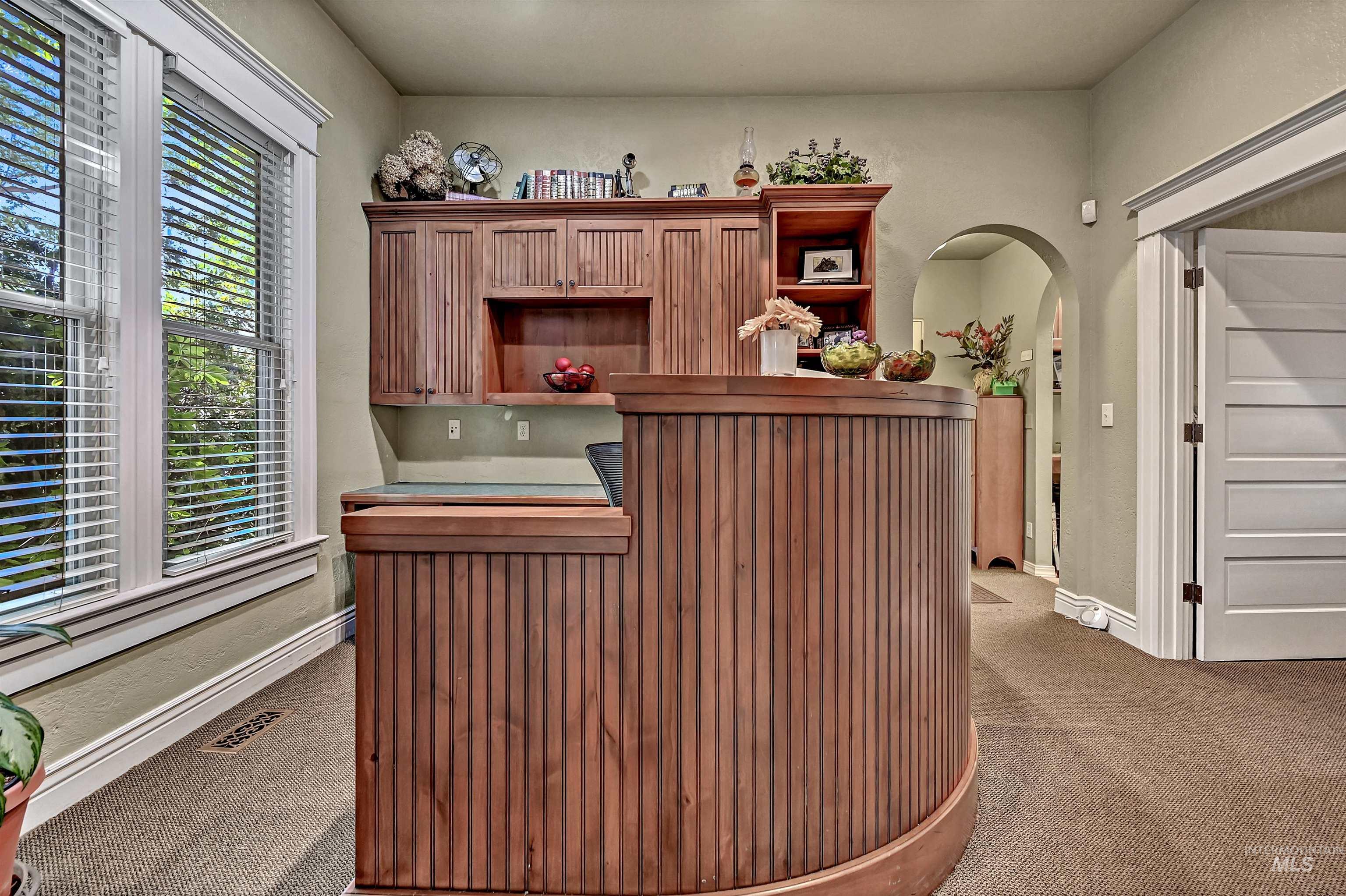 1517 W Jefferson Property Photo 5