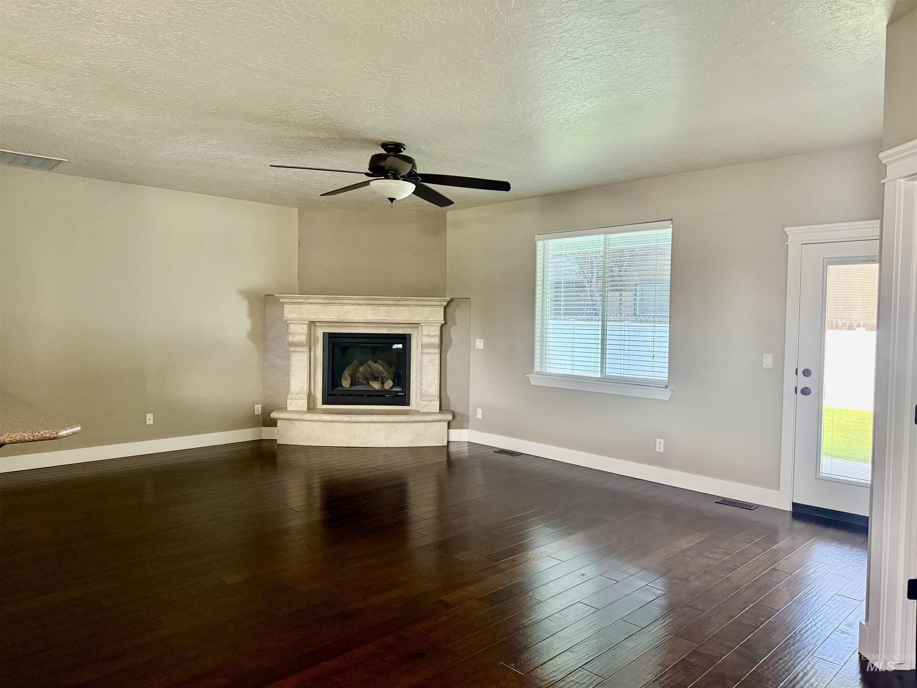 2132 Candleridge Dr. Property Photo 5