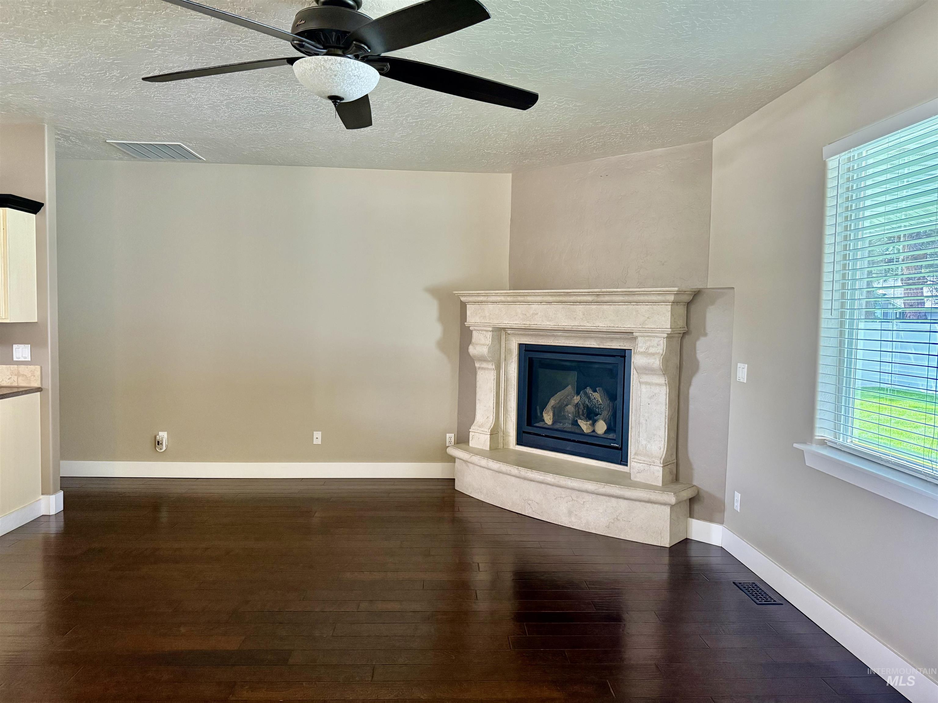 2132 Candleridge Dr. Property Photo 6