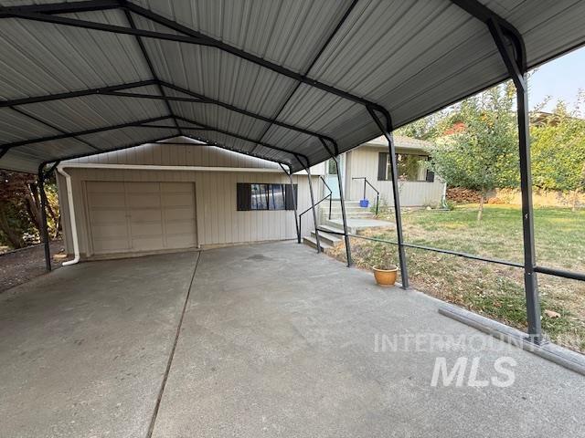 1009 W Hemlock Avenue Property Photo 4