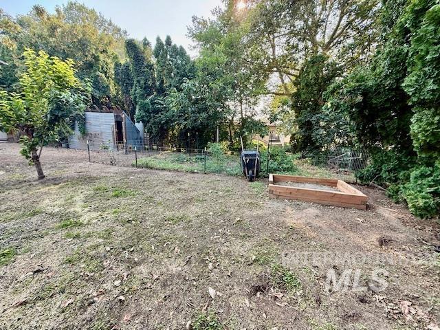 1009 W Hemlock Avenue Property Photo 11